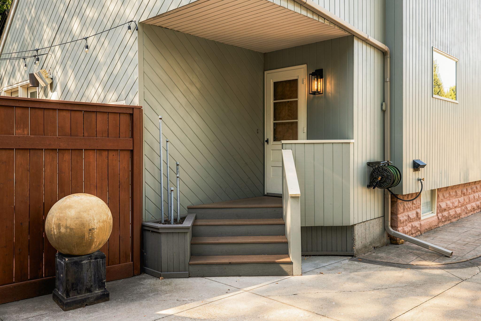 1920 single family home for sale at 1318 7th Street S in Fargo, ND — 3 bed, 2 bath (photo 38 of 45)