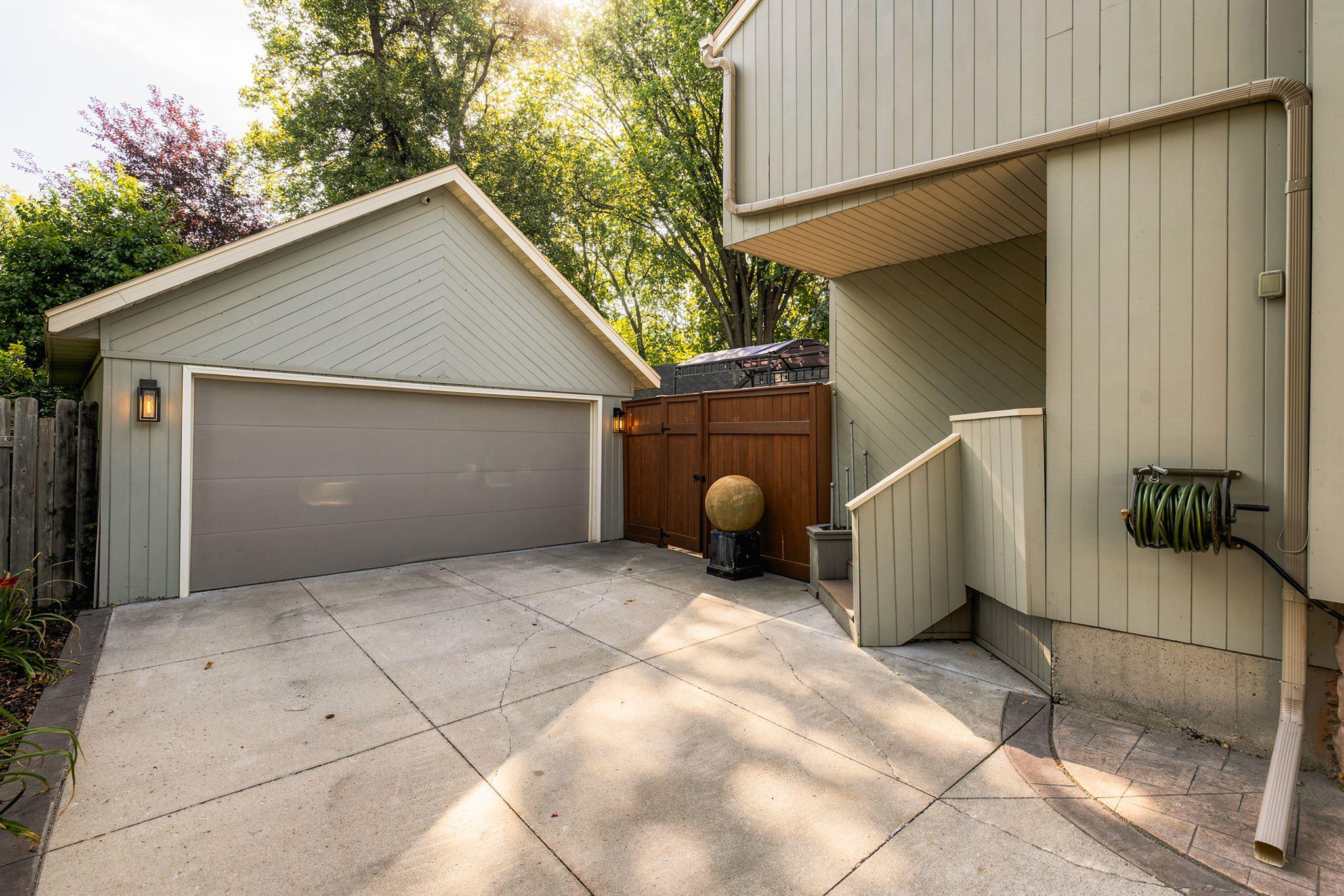 1920 single family home for sale at 1318 7th Street S in Fargo, ND — 3 bed, 2 bath (photo 39 of 45)