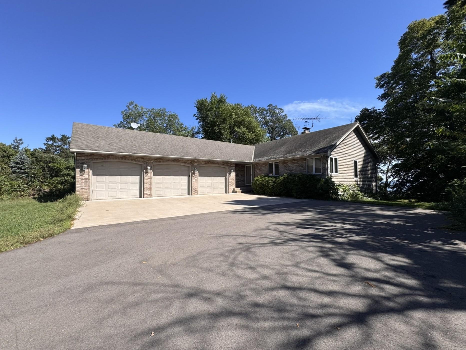 1994 single family home for sale at 21060 Pike Avenue in Aitkin, MN — 2 bed, 3 bath (photo 2 of 67)
