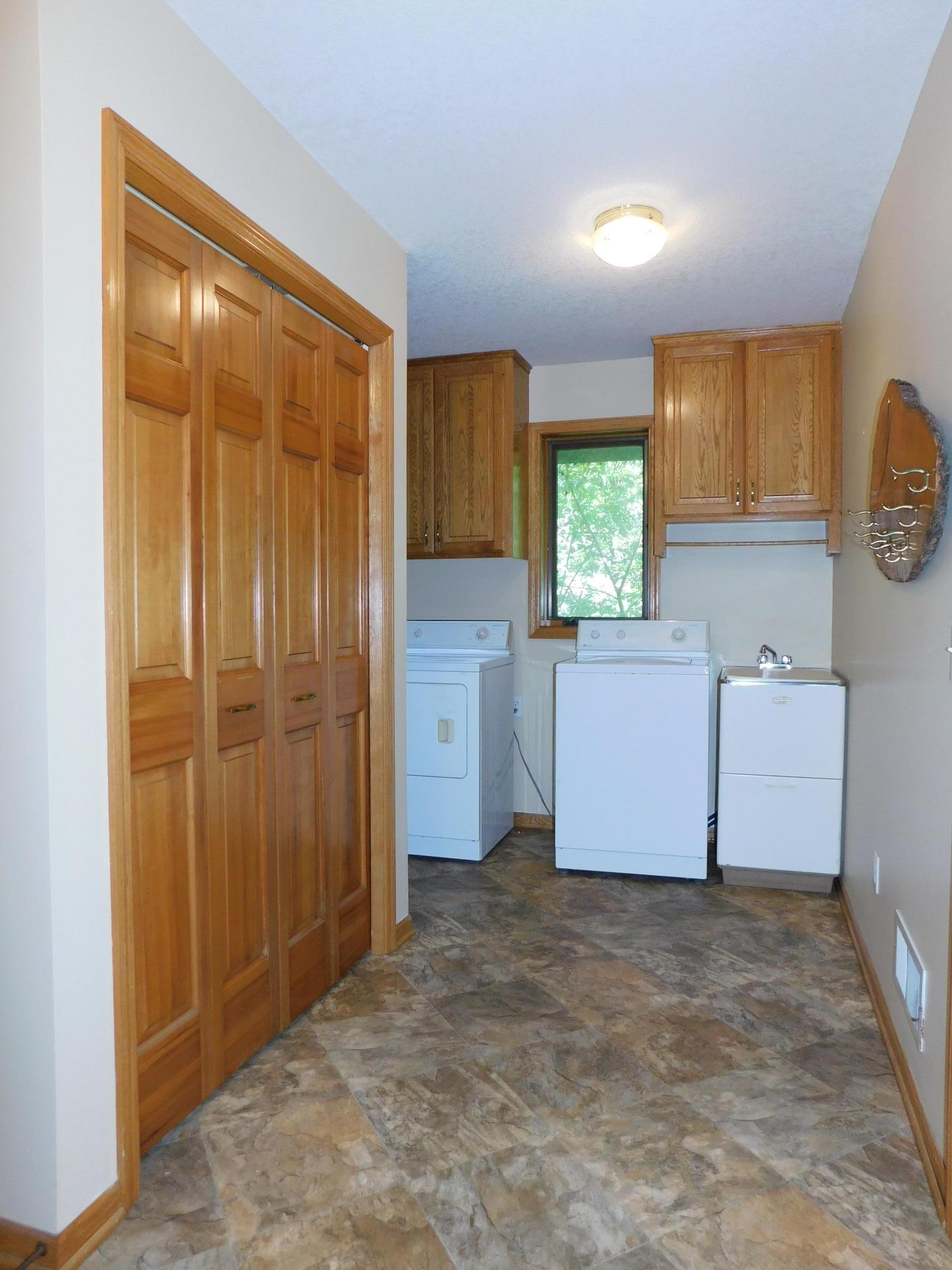 1994 single family home for sale at 21060 Pike Avenue in Aitkin, MN — 2 bed, 3 bath (photo 25 of 67)