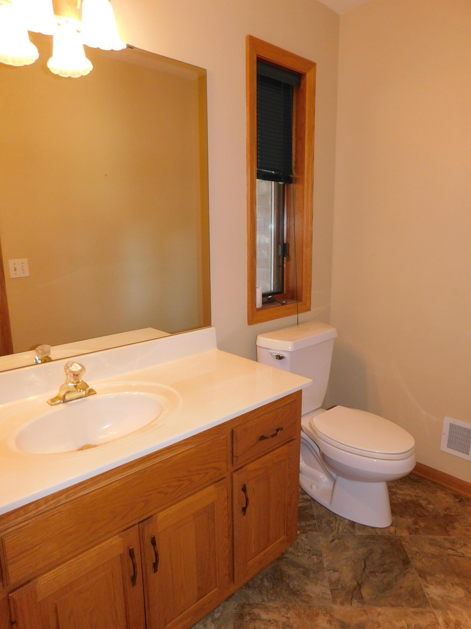1994 single family home for sale at 21060 Pike Avenue in Aitkin, MN — 2 bed, 3 bath (photo 26 of 67)