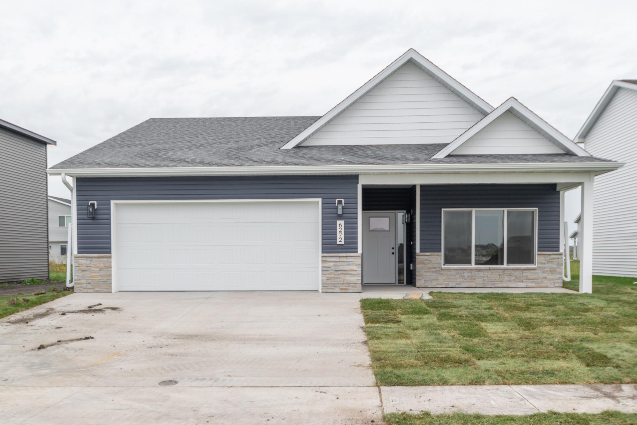 2026 single family home for sale at 2610 37th Avenue S in Moorhead, MN — 2 bed, 2 bath (photo 1 of 20)