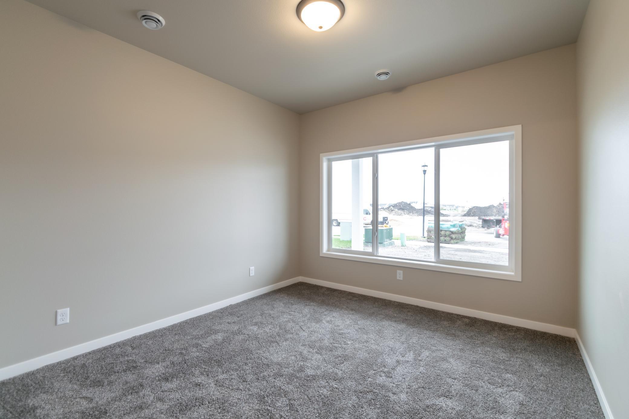 2026 single family home for sale at 2610 37th Avenue S in Moorhead, MN — 2 bed, 2 bath (photo 16 of 20)