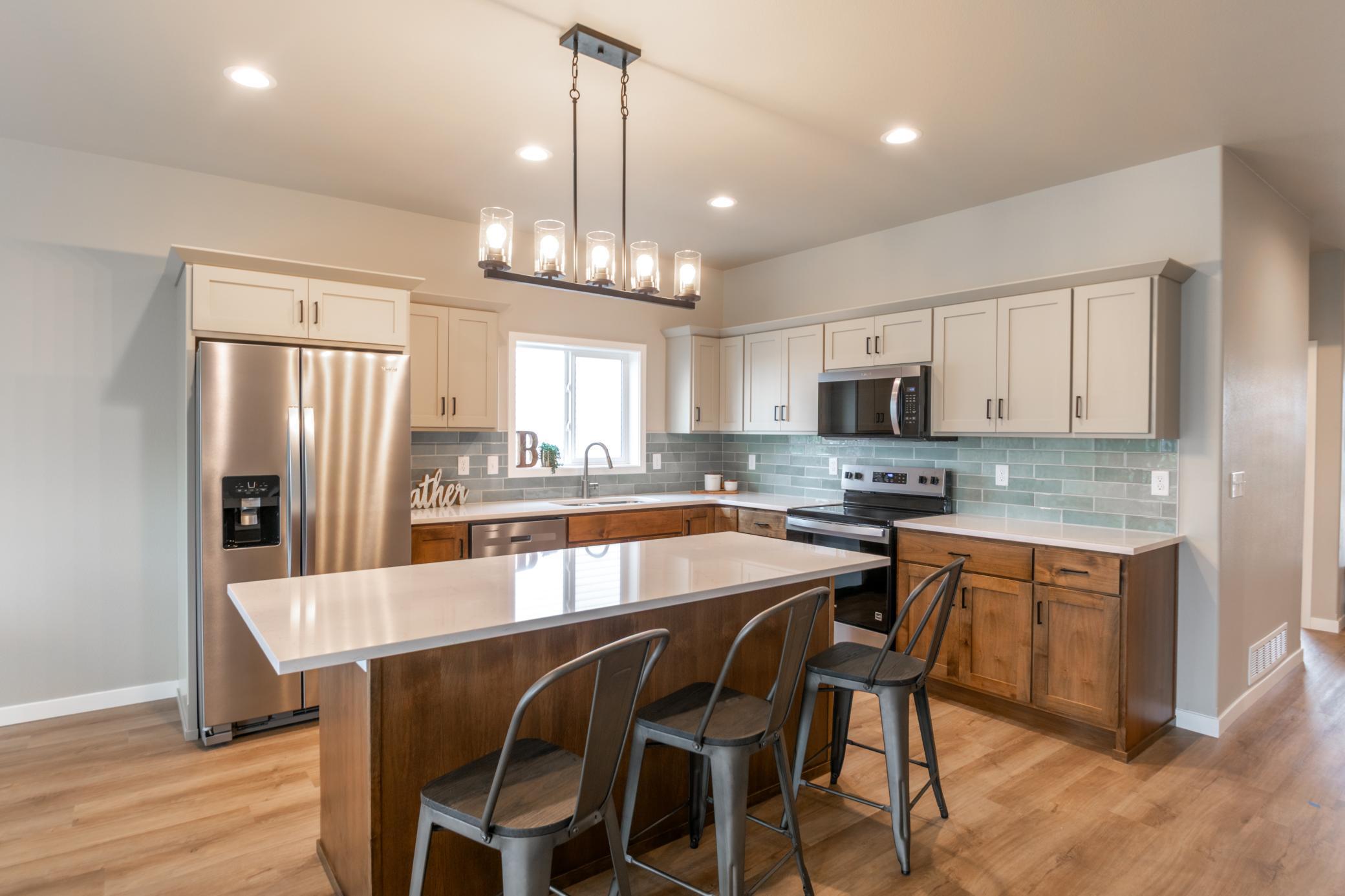 2026 single family home for sale at 2610 37th Avenue S in Moorhead, MN — 2 bed, 2 bath (photo 9 of 20)