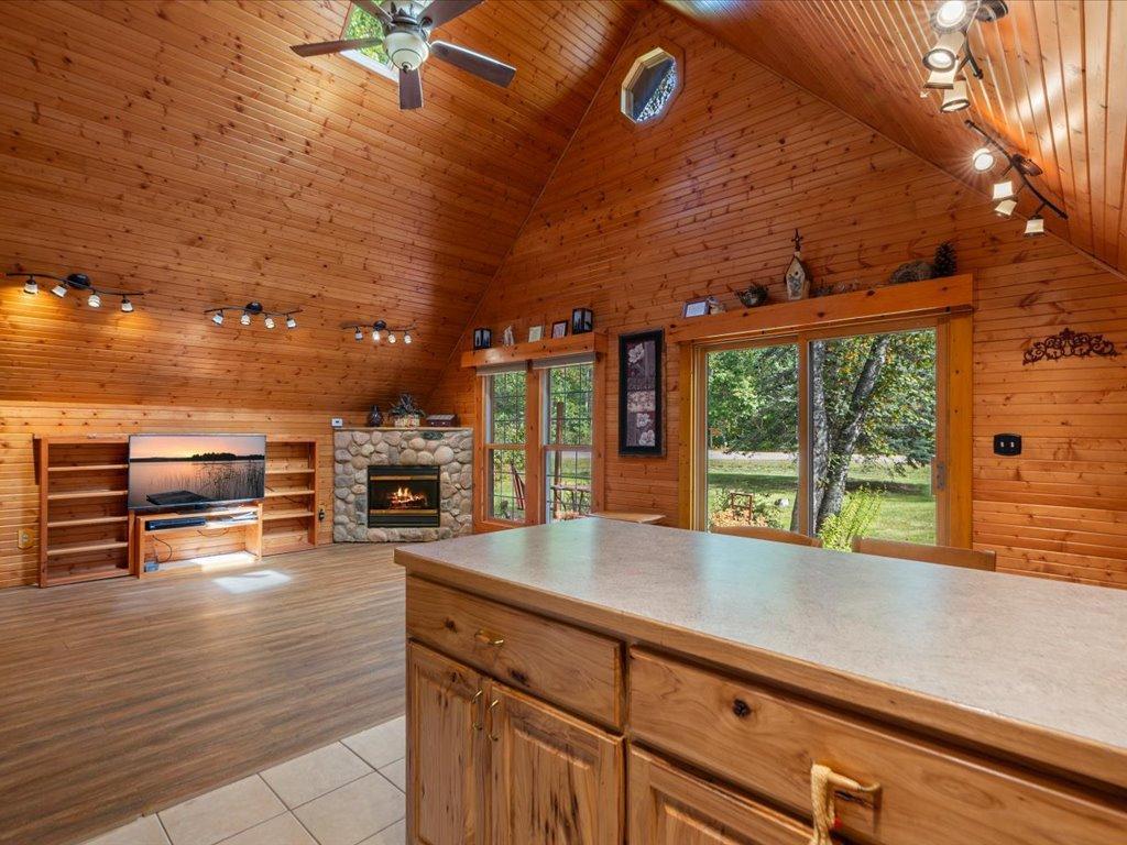 1987 single family home for sale at 34491 Park Drive in Crosslake, MN — 1 bed, 1 bath (photo 5 of 26)