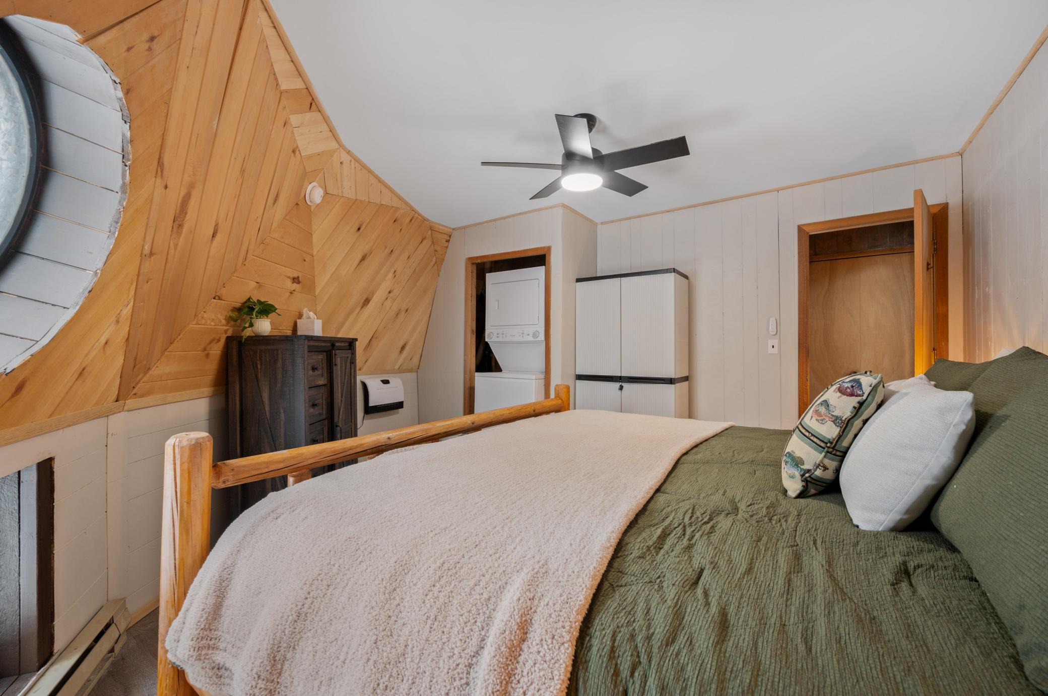 1959 single family home for sale at 24871 E Long Lake Road in Bigfork, MN — 2 bed, 1 bath (photo 16 of 58)