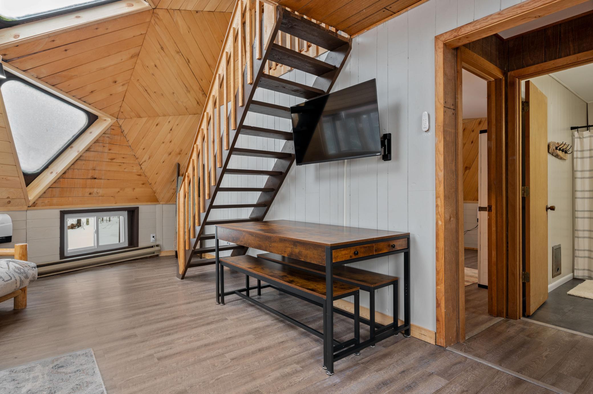 1959 single family home for sale at 24871 E Long Lake Road in Bigfork, MN — 2 bed, 1 bath (photo 19 of 58)