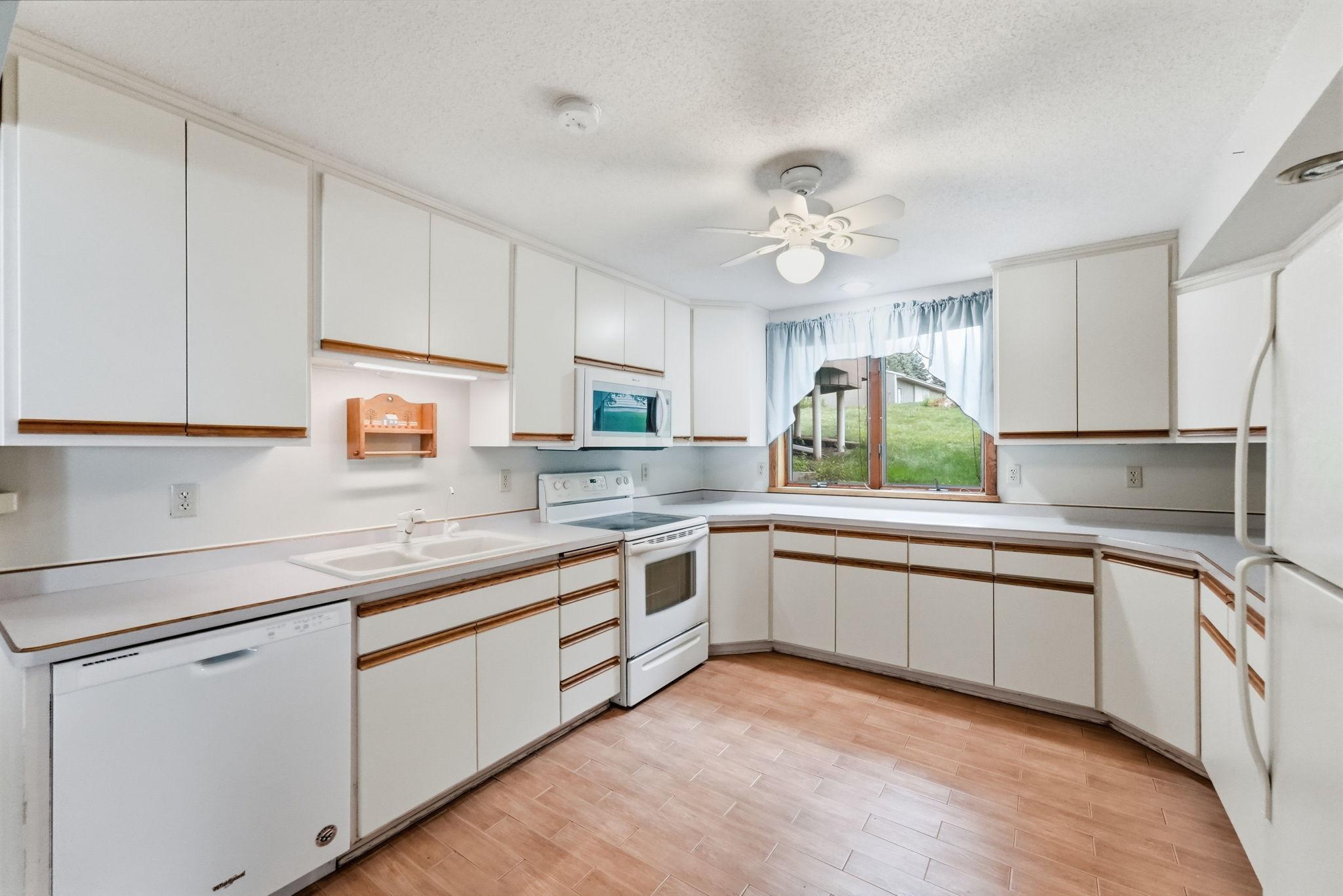 1990 single family home for sale at 30213 Duckweed Drive in Burtrum, MN — 3 bed, 2 bath (photo 10 of 30)