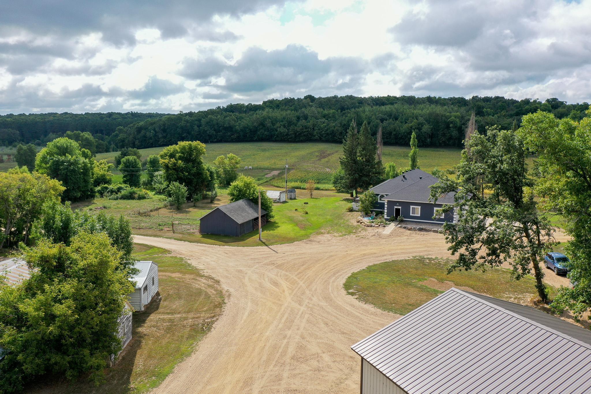 1998 single family home for sale at 34306 300th Avenue in Dent, MN — 3 bed, 3 bath (photo 5 of 71)
