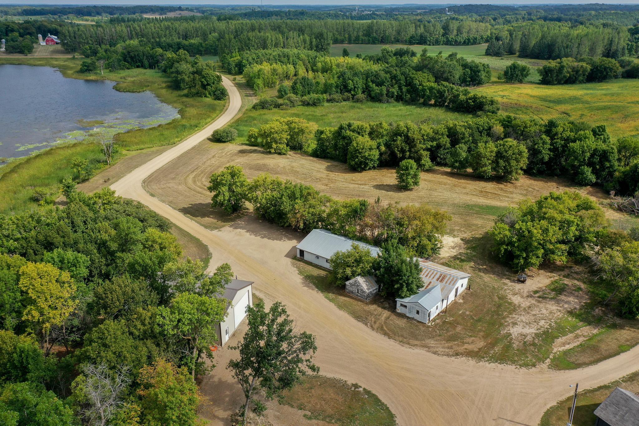 1998 single family home for sale at 34306 300th Avenue in Dent, MN — 3 bed, 3 bath (photo 7 of 71)