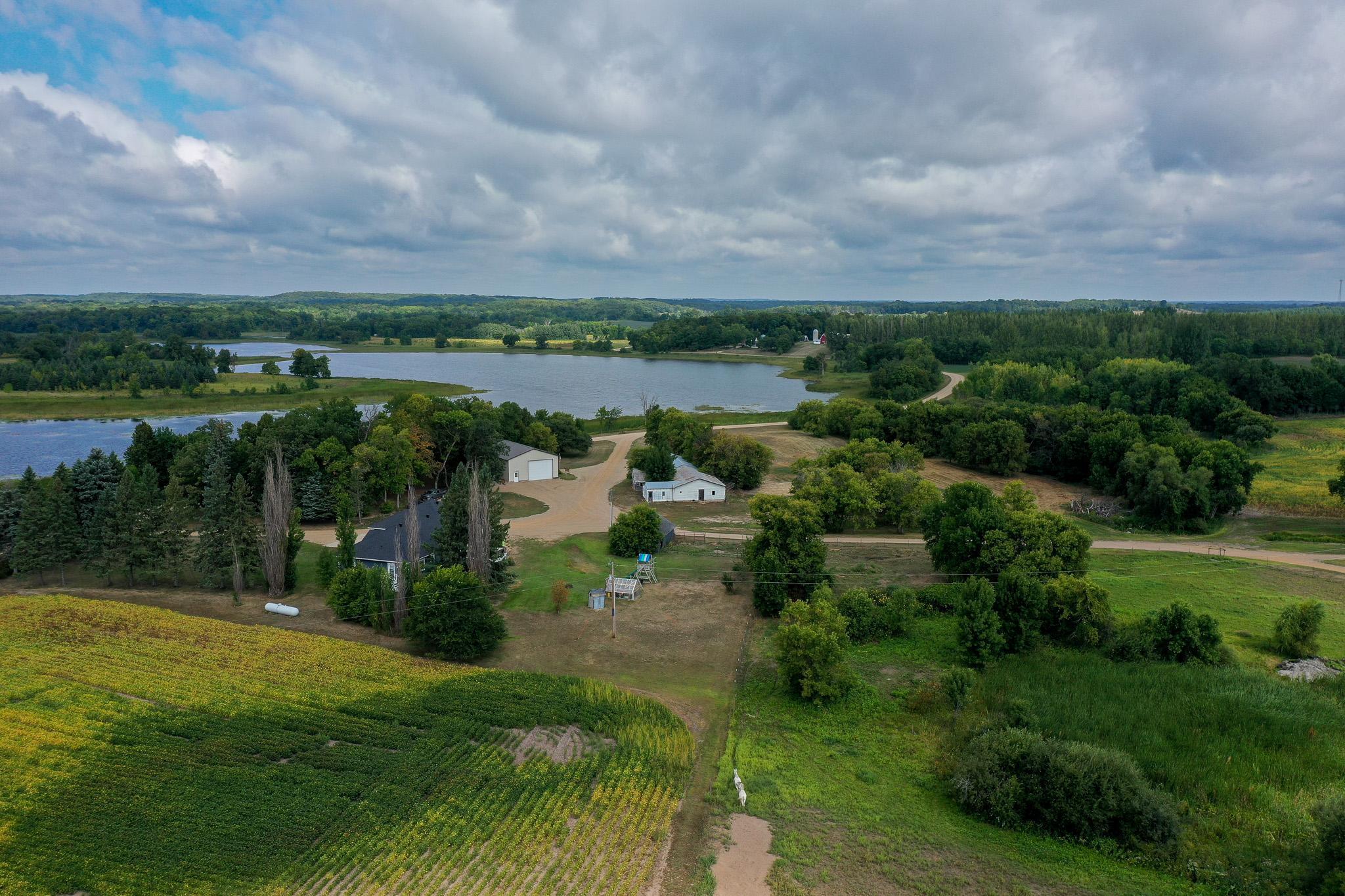 1998 single family home for sale at 34306 300th Avenue in Dent, MN — 3 bed, 3 bath (photo 8 of 71)