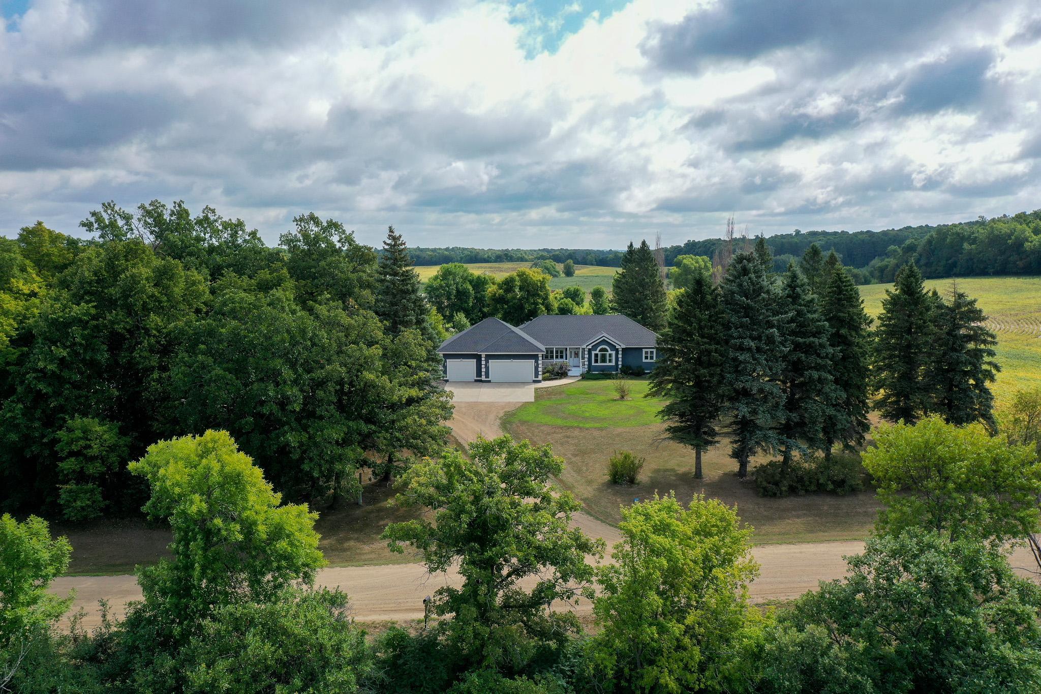 1998 single family home for sale at 34306 300th Avenue in Dent, MN — 3 bed, 3 bath (photo 10 of 71)