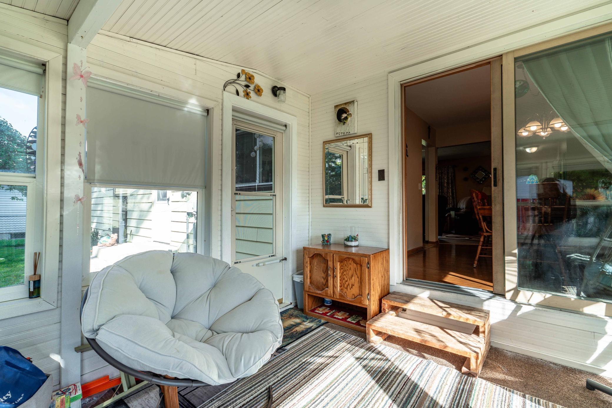 1964 single family home for sale at 101 W Hillside Avenue in Fergus Falls, MN — 3 bed, 2 bath (photo 19 of 65)
