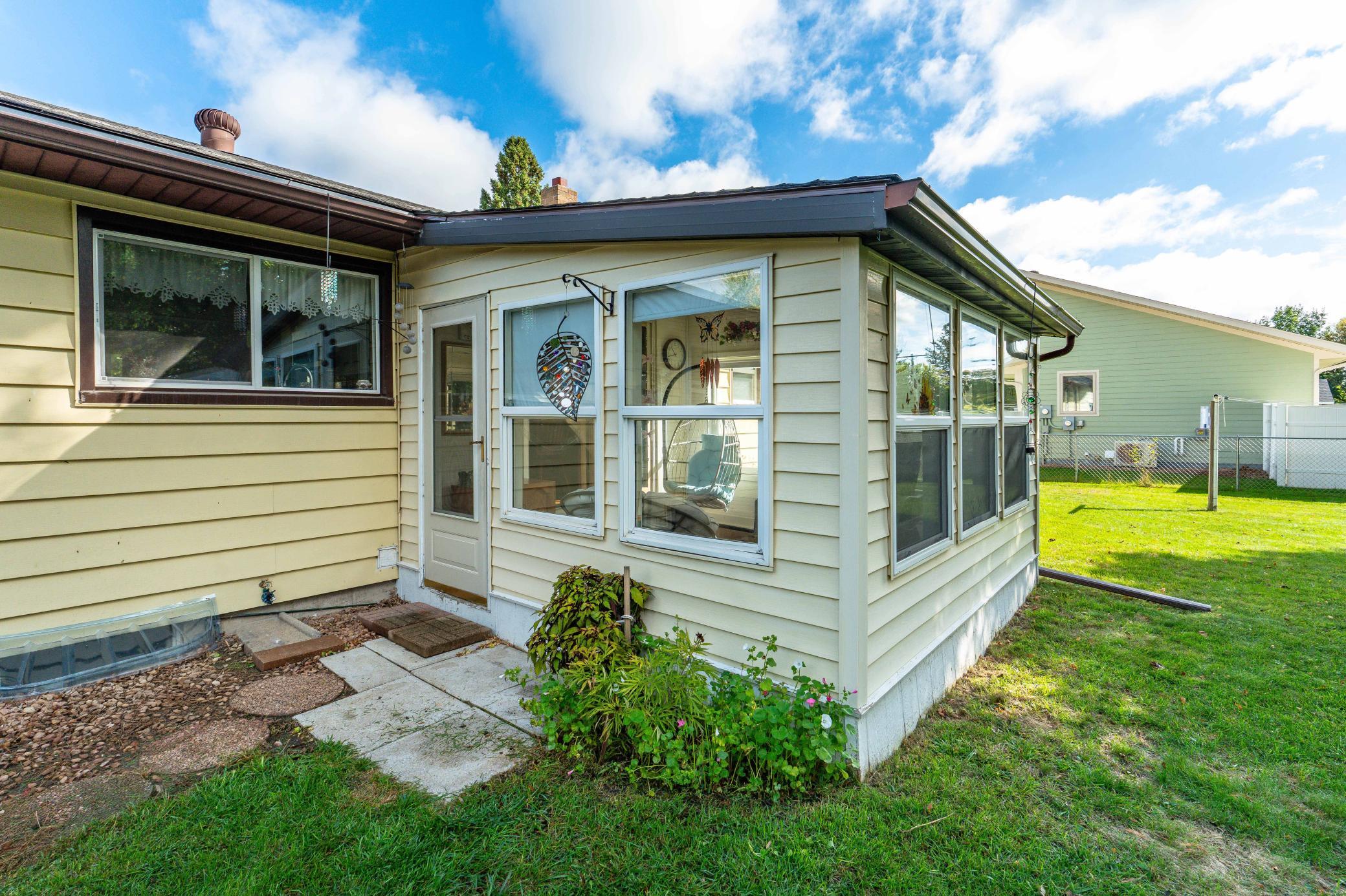 1964 single family home for sale at 101 W Hillside Avenue in Fergus Falls, MN — 3 bed, 2 bath (photo 28 of 65)