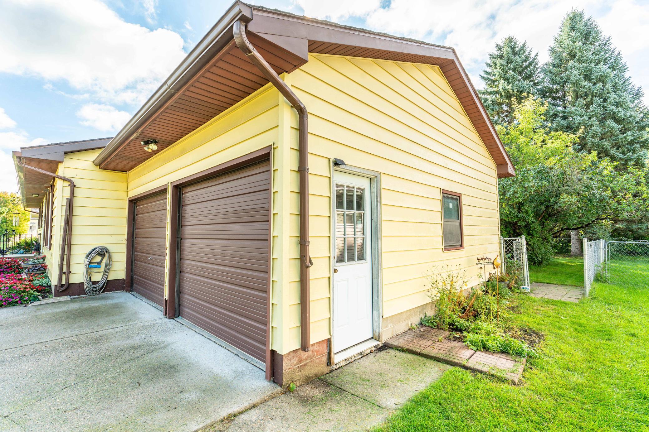 1964 single family home for sale at 101 W Hillside Avenue in Fergus Falls, MN — 3 bed, 2 bath (photo 30 of 65)
