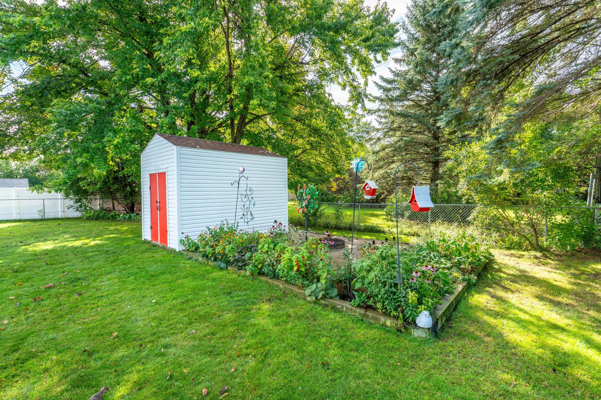 1964 single family home for sale at 101 W Hillside Avenue in Fergus Falls, MN — 3 bed, 2 bath (photo 4 of 65)