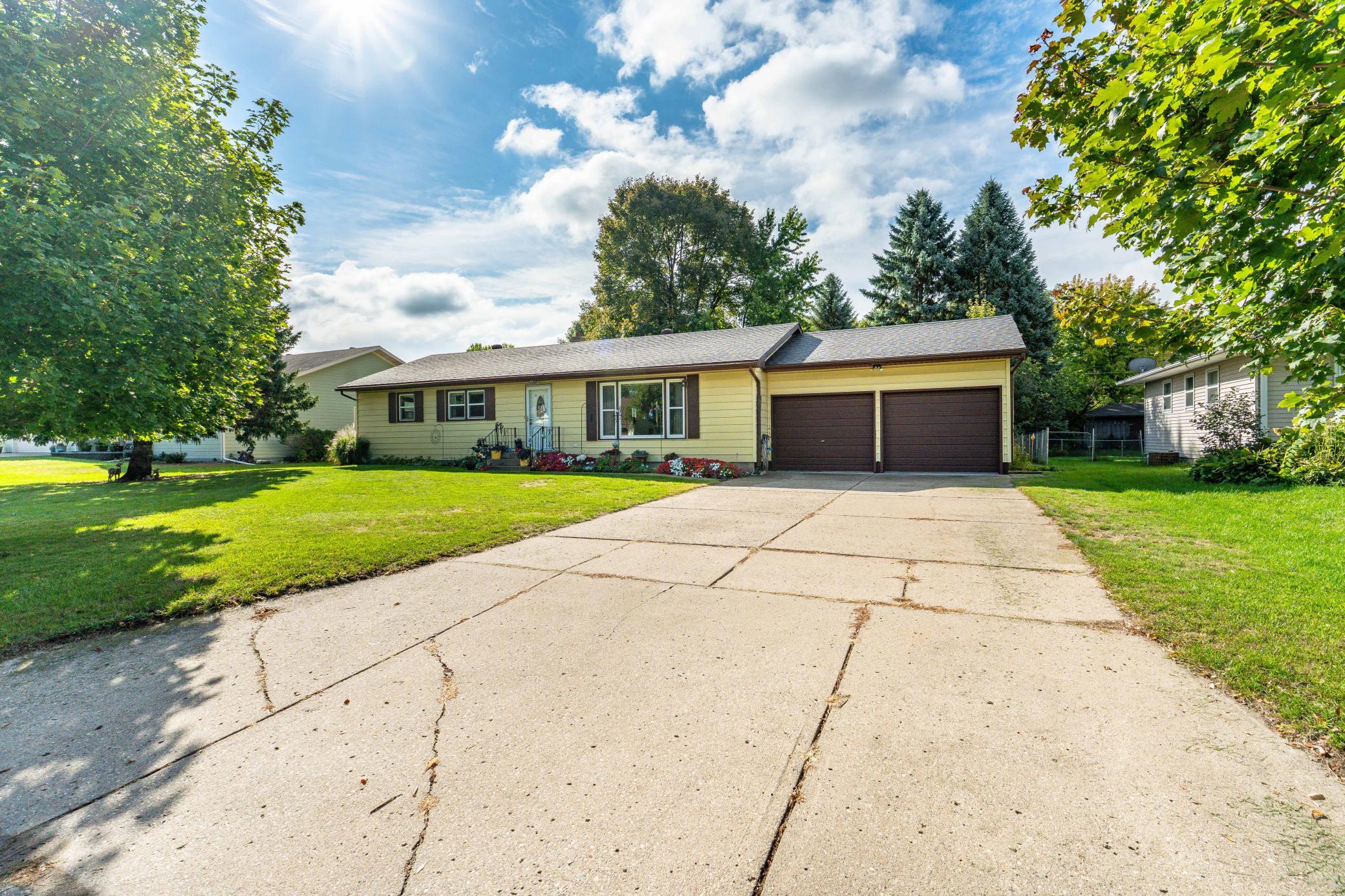 1964 single family home for sale at 101 W Hillside Avenue in Fergus Falls, MN — 3 bed, 2 bath (photo 41 of 65)
