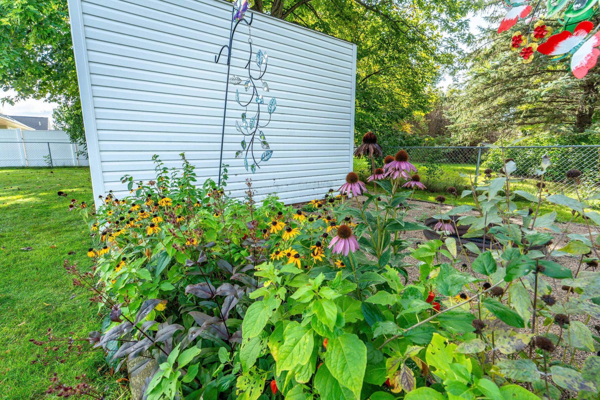 1964 single family home for sale at 101 W Hillside Avenue in Fergus Falls, MN — 3 bed, 2 bath (photo 42 of 65)