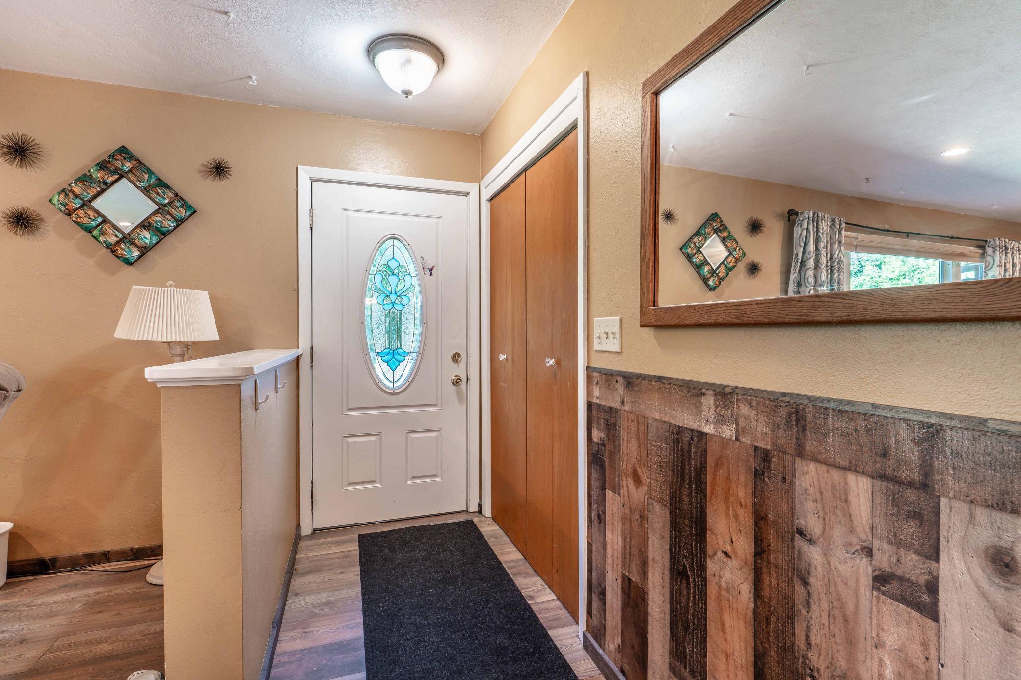 1964 single family home for sale at 101 W Hillside Avenue in Fergus Falls, MN — 3 bed, 2 bath (photo 6 of 65)