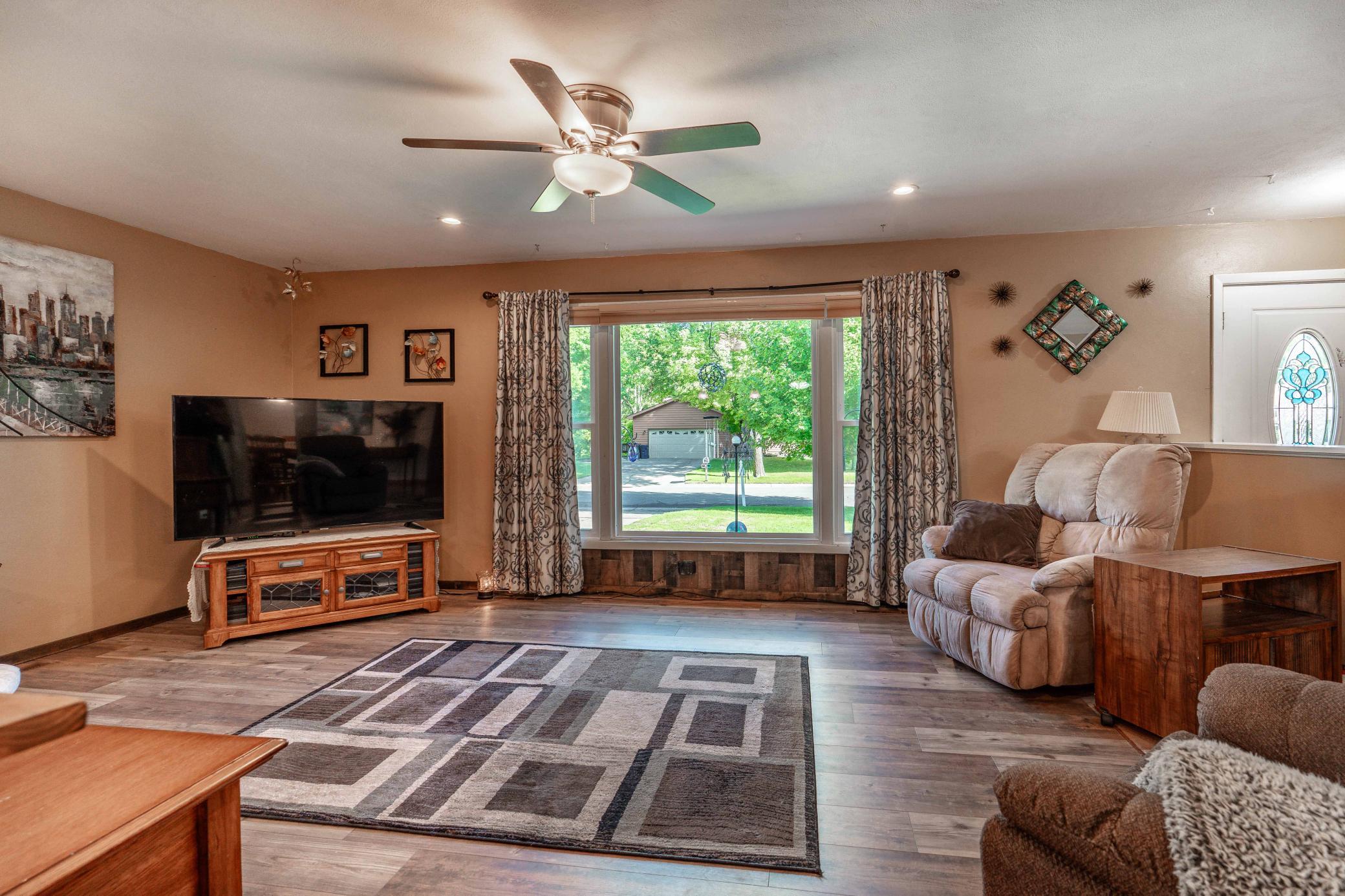 1964 single family home for sale at 101 W Hillside Avenue in Fergus Falls, MN — 3 bed, 2 bath (photo 9 of 65)