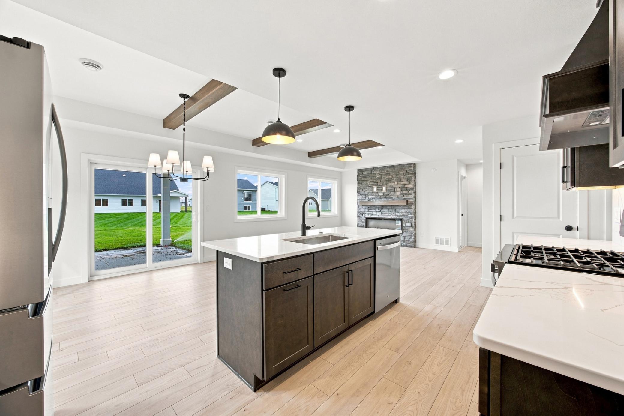 2025 single family home for sale at 6281 86th Avenue S in Horace, ND — 3 bed, 3 bath (photo 11 of 38)