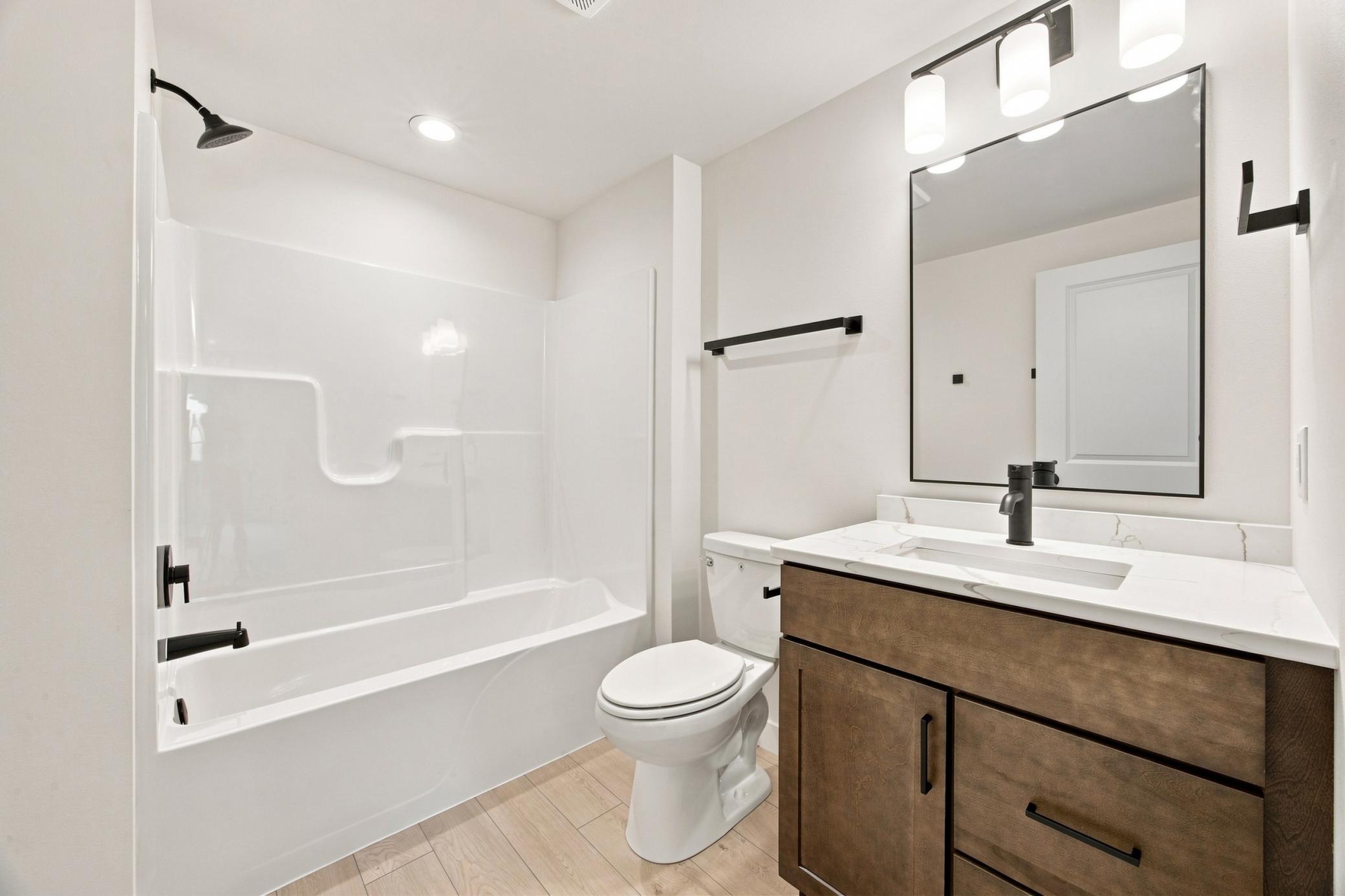 2025 single family home for sale at 6281 86th Avenue S in Horace, ND — 3 bed, 3 bath (photo 32 of 38)