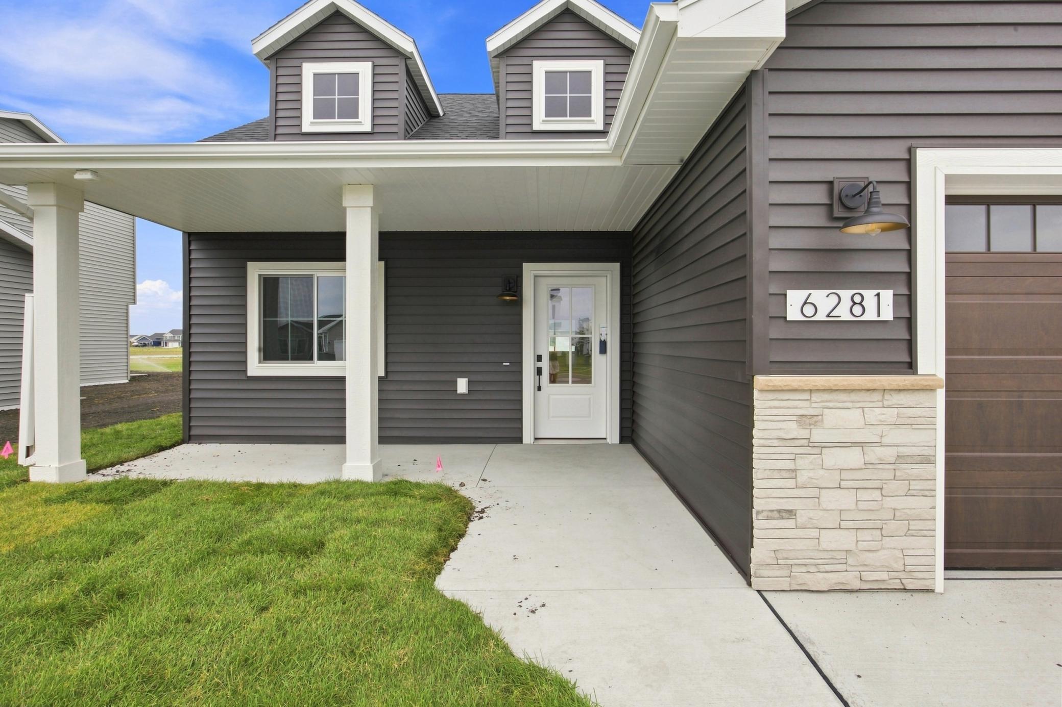 2025 single family home for sale at 6281 86th Avenue S in Horace, ND — 3 bed, 3 bath (photo 5 of 38)