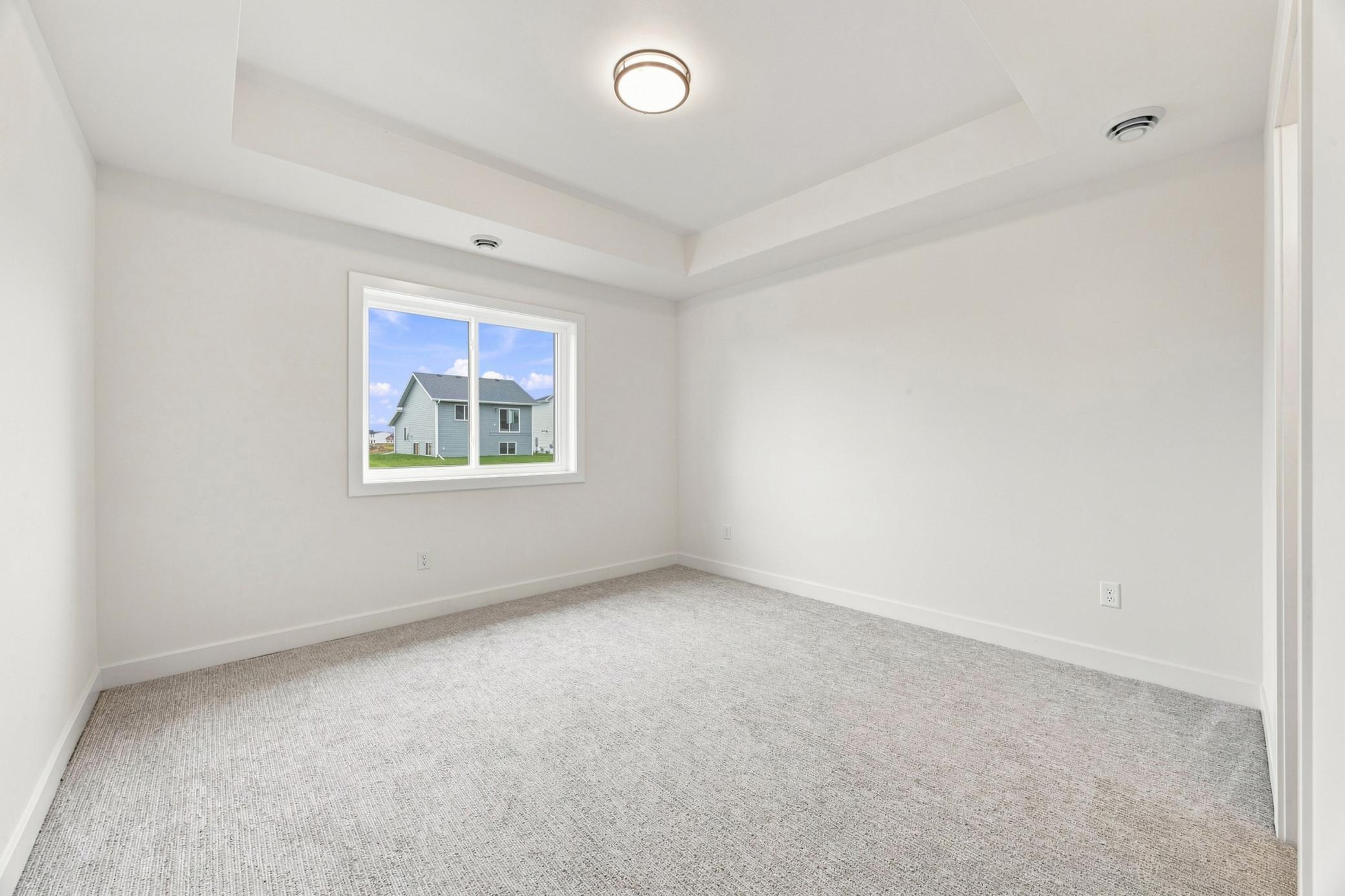 2025 single family home for sale at 6281 86th Avenue S in Horace, ND — 3 bed, 3 bath (photo 20 of 39)