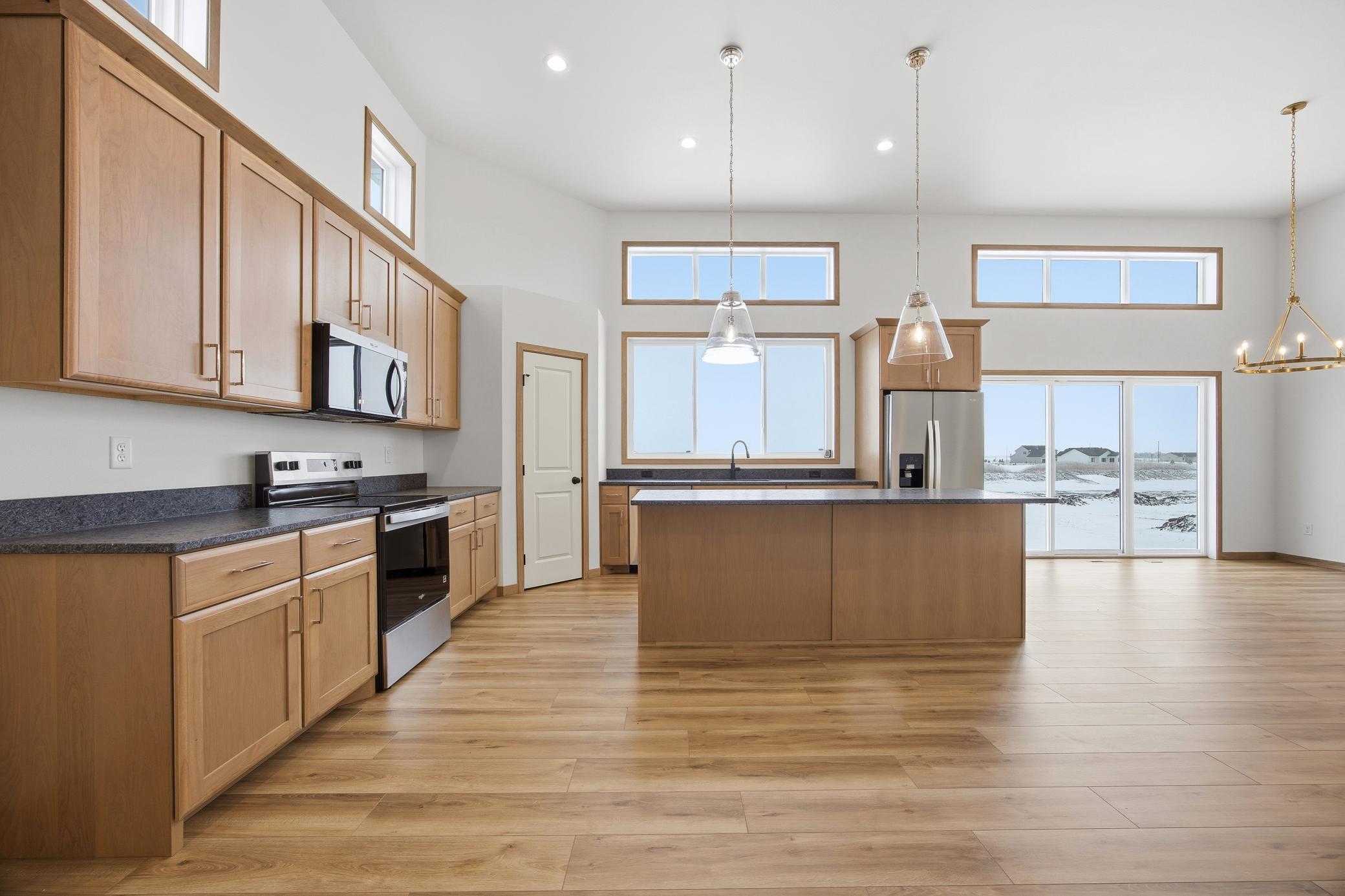 2026 single family home for sale at 8359 61st Street S in Horace, ND — 4 bed, 3 bath (photo 4 of 27)