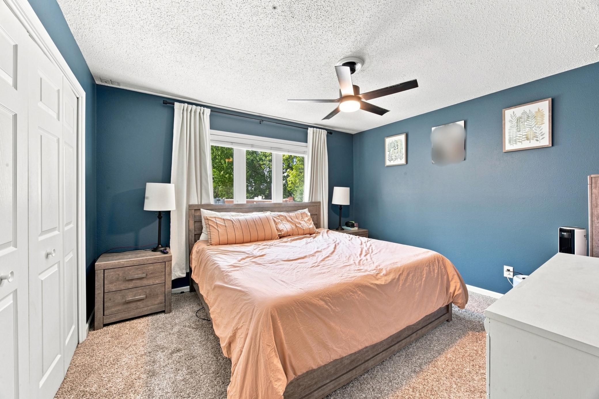 1976 single family home for sale at 201 11th Avenue E in West Fargo, ND — 4 bed, 2 bath (photo 11 of 36)