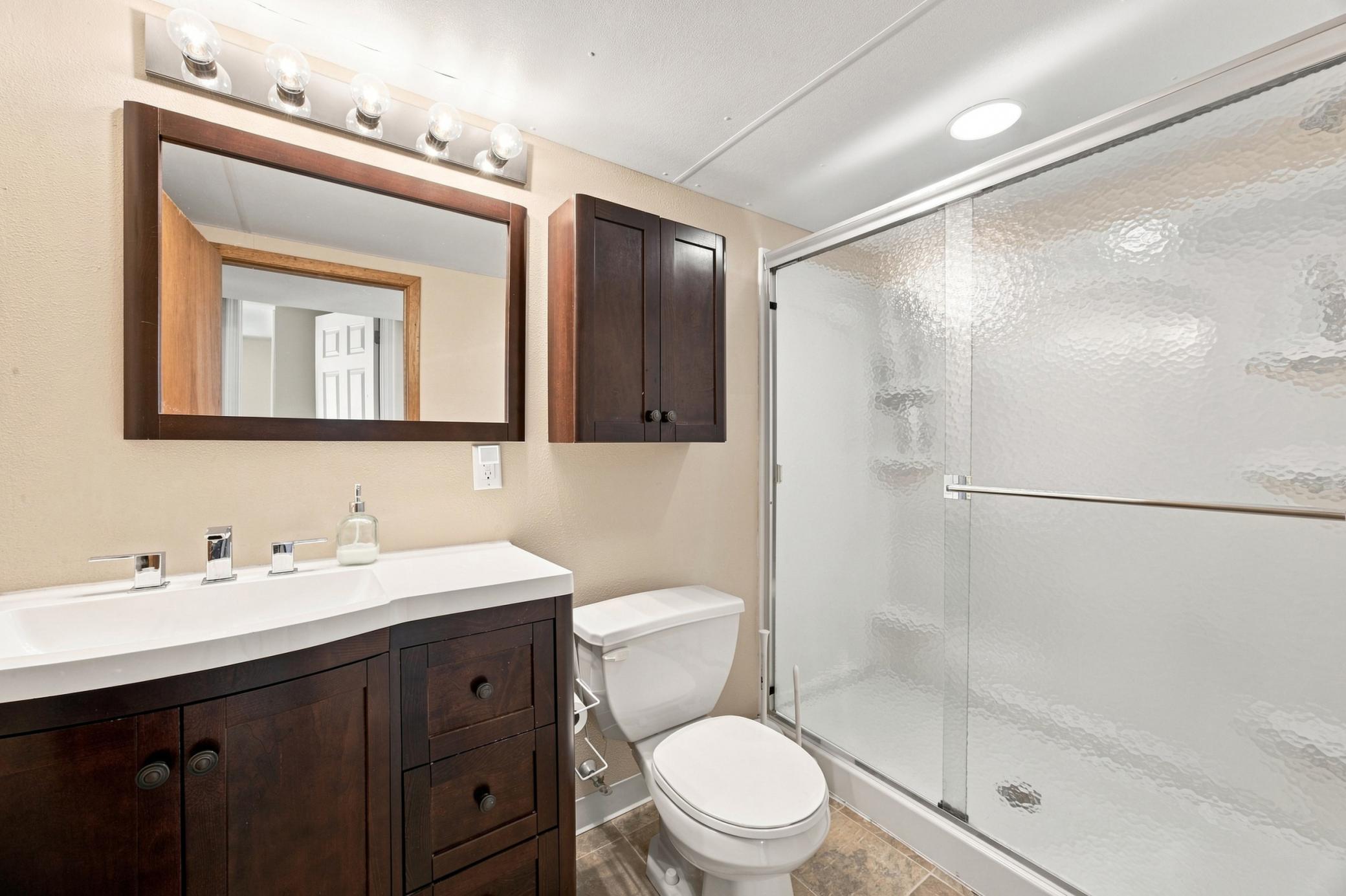 1976 single family home for sale at 201 11th Avenue E in West Fargo, ND — 4 bed, 2 bath (photo 23 of 36)