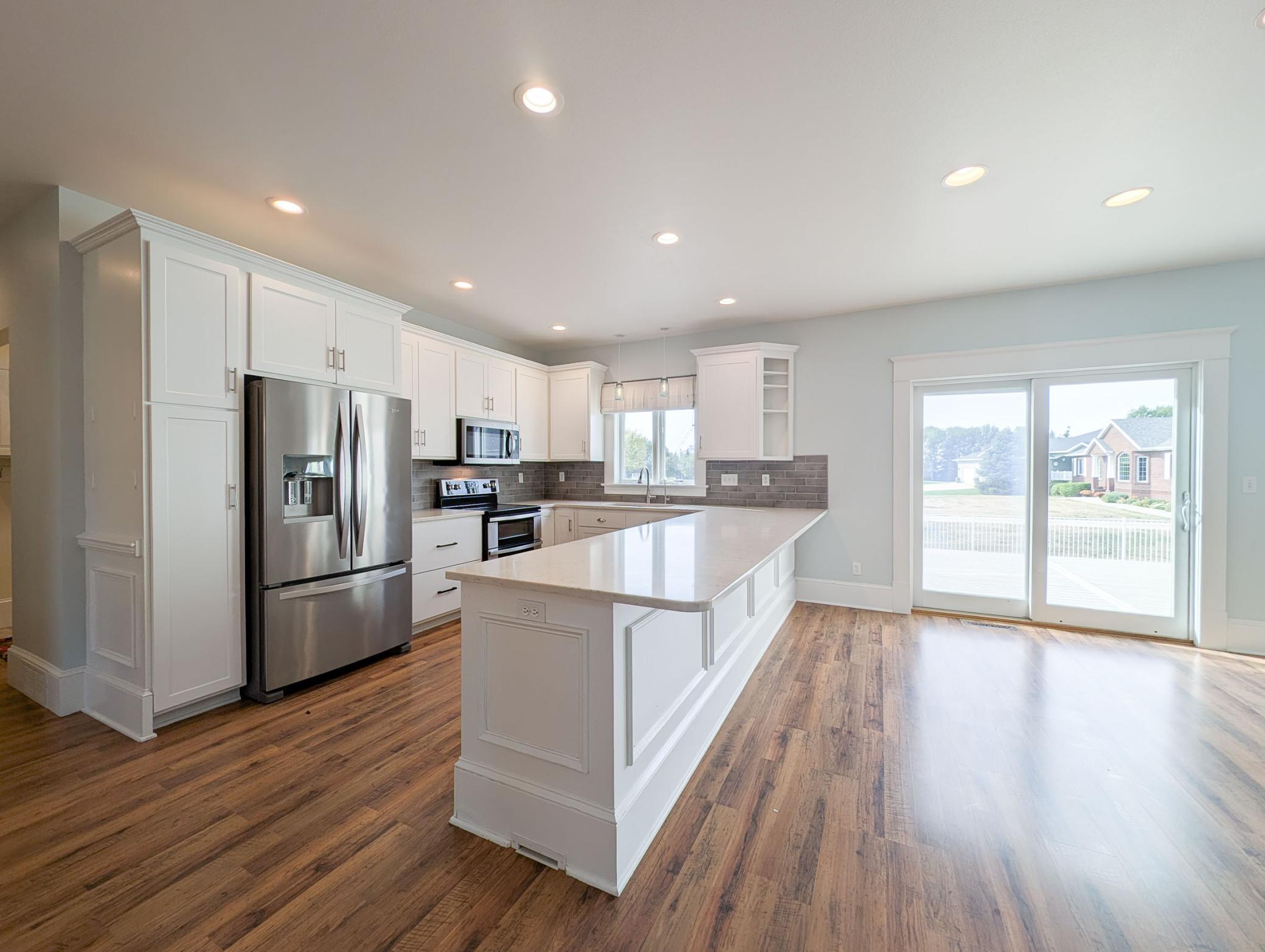 2005 single family home for sale at 210 Hackberry Court in Kindred, ND — 9 bed, 4 bath (photo 16 of 81)