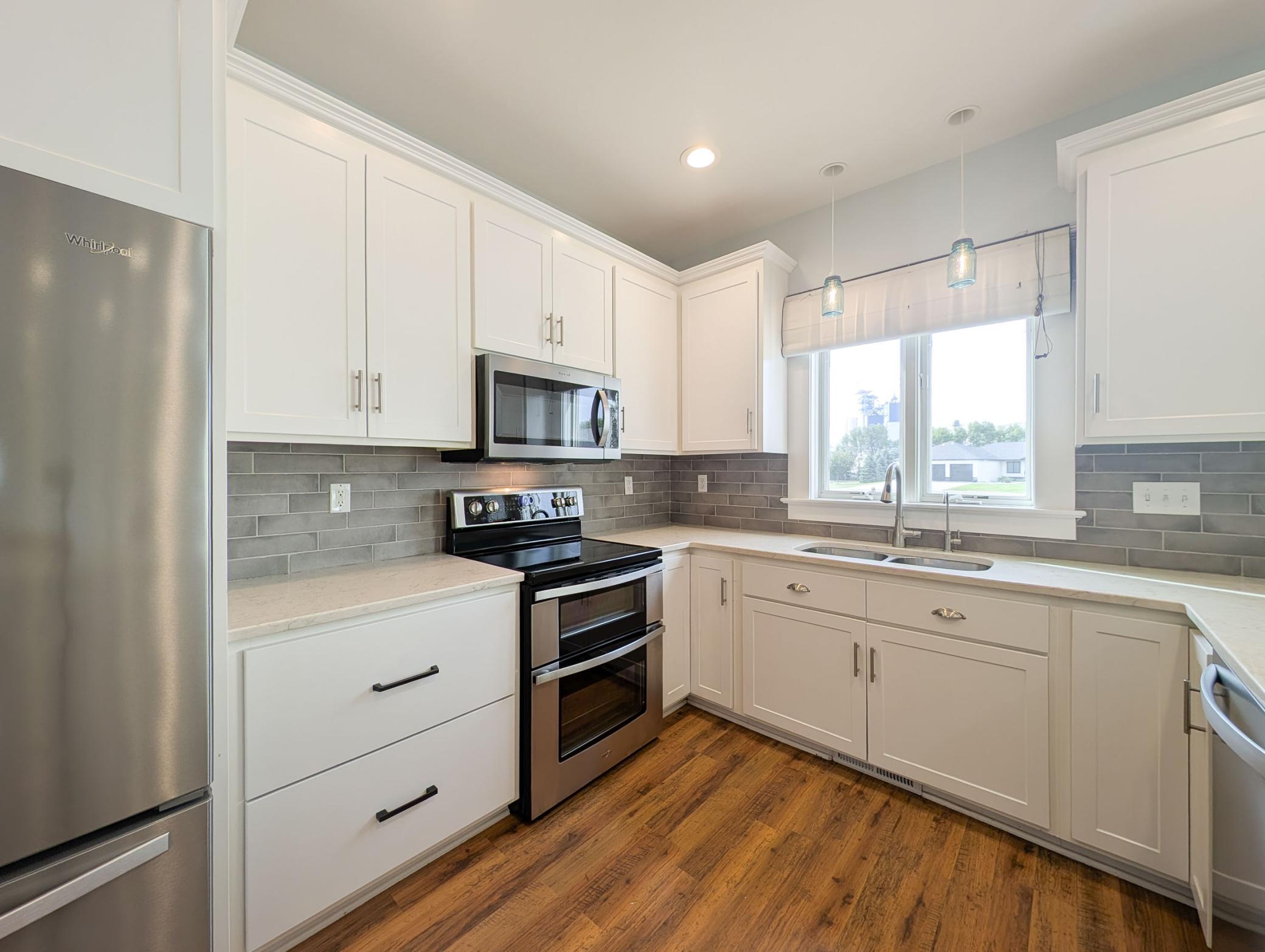 2005 single family home for sale at 210 Hackberry Court in Kindred, ND — 9 bed, 4 bath (photo 18 of 81)