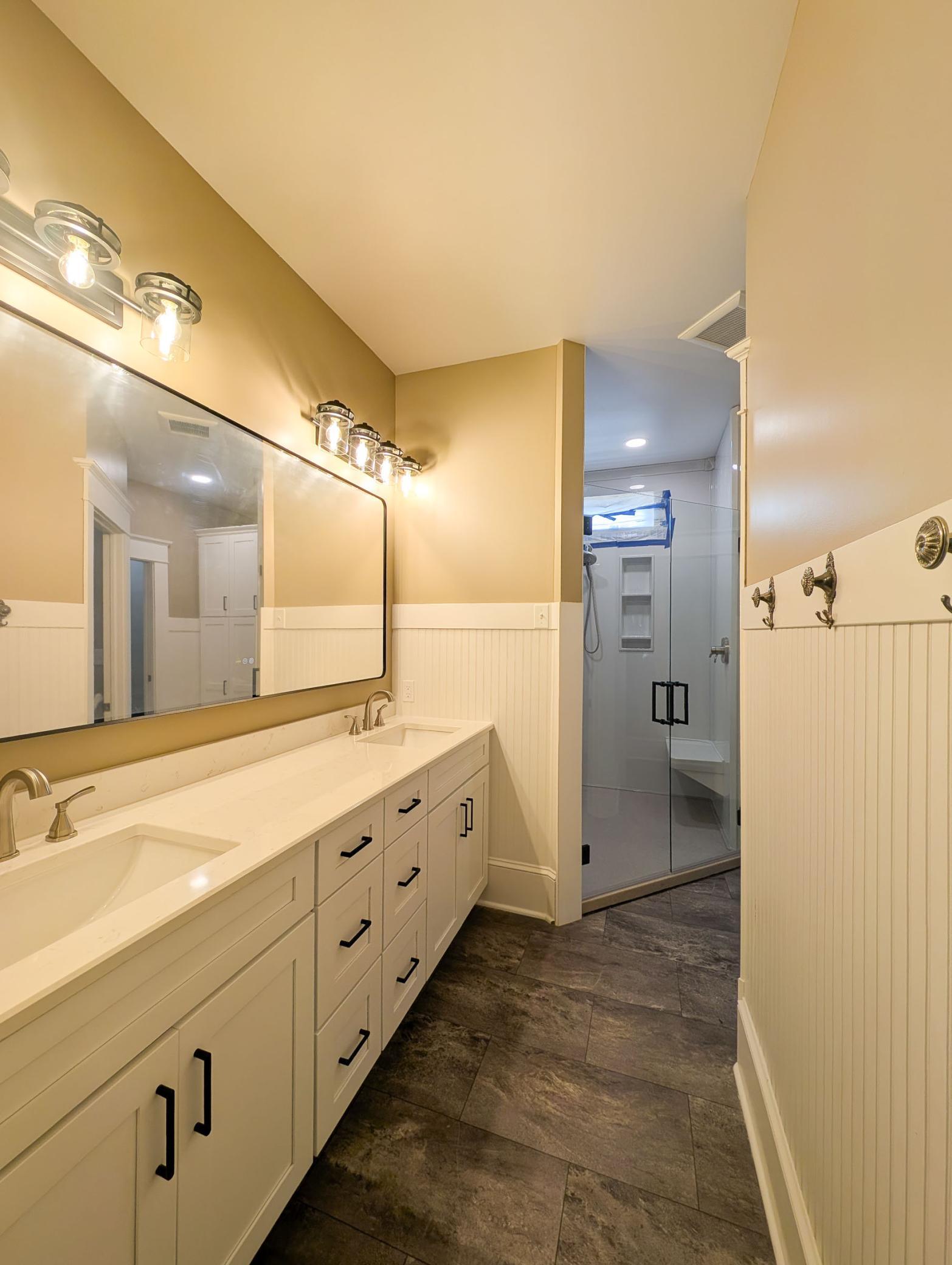 2005 single family home for sale at 210 Hackberry Court in Kindred, ND — 9 bed, 4 bath (photo 25 of 81)