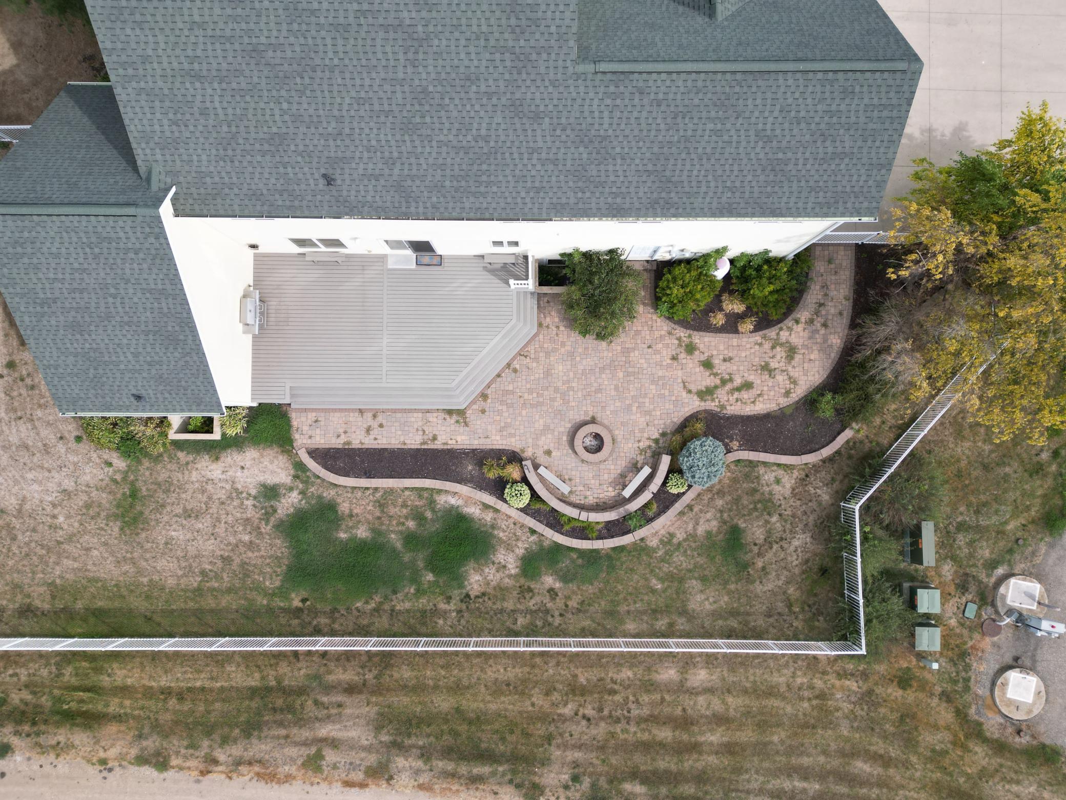 2005 single family home for sale at 210 Hackberry Court in Kindred, ND — 9 bed, 4 bath (photo 4 of 81)