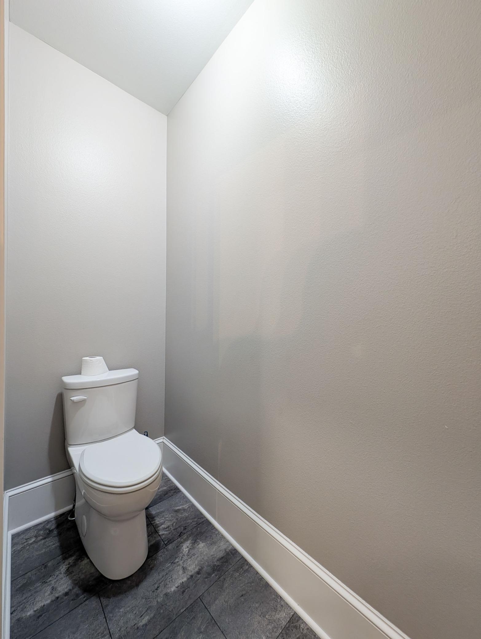 2005 single family home for sale at 210 Hackberry Court in Kindred, ND — 9 bed, 4 bath (photo 31 of 81)
