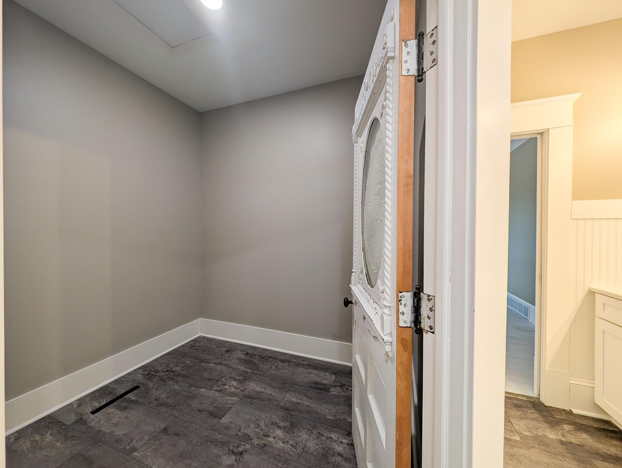 2005 single family home for sale at 210 Hackberry Court in Kindred, ND — 9 bed, 4 bath (photo 32 of 81)