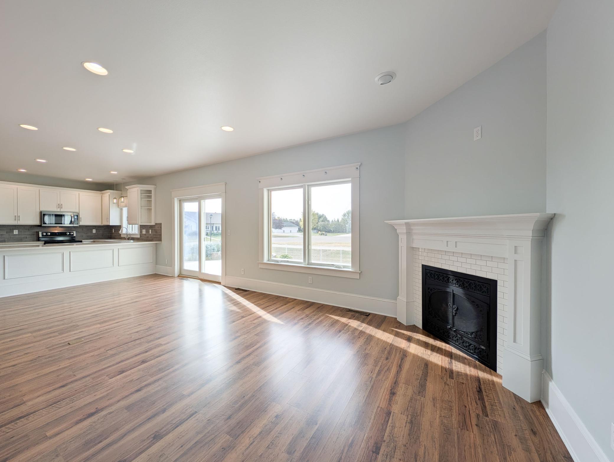 2005 single family home for sale at 210 Hackberry Court in Kindred, ND — 9 bed, 4 bath (photo 33 of 81)