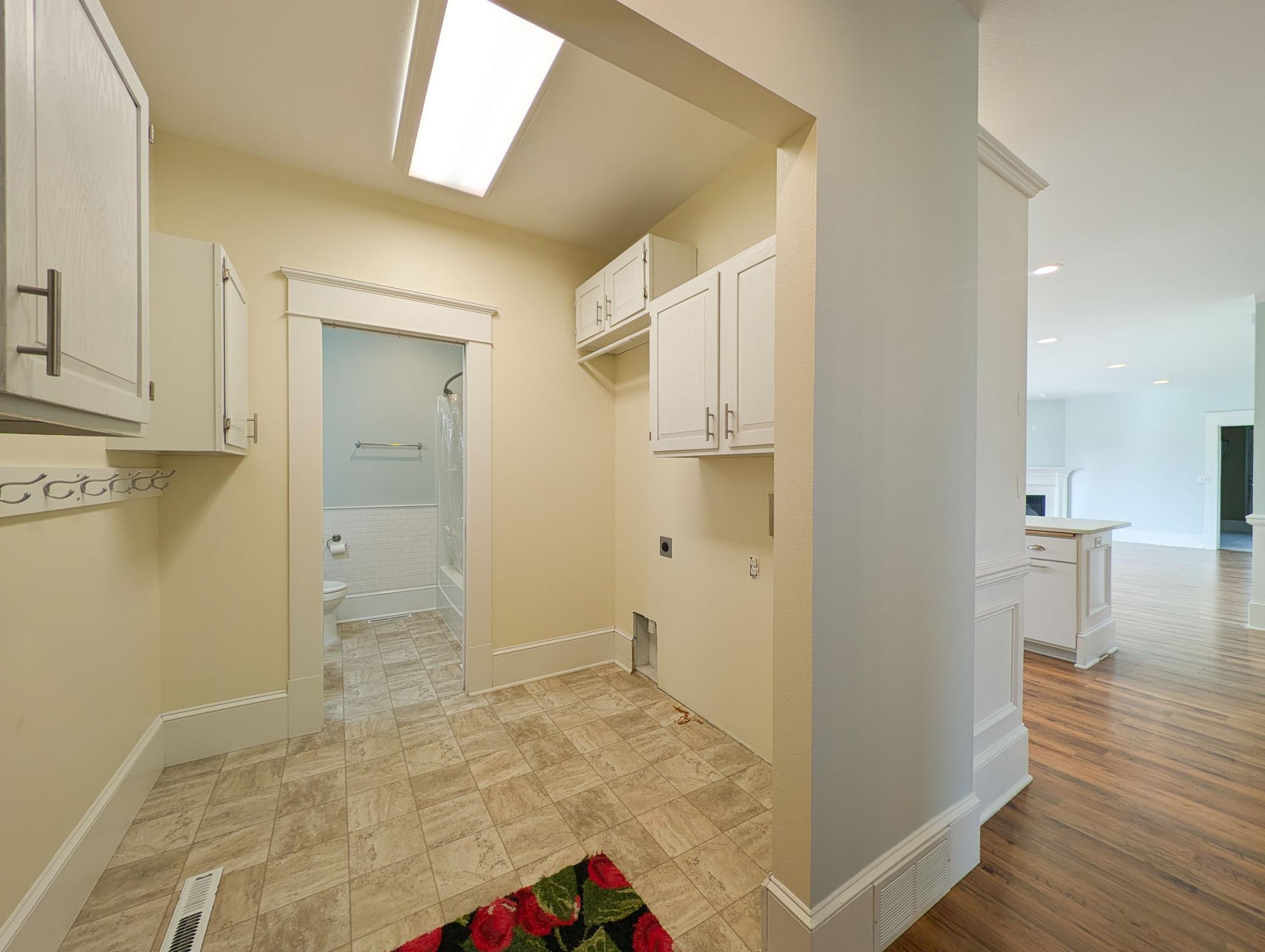 2005 single family home for sale at 210 Hackberry Court in Kindred, ND — 9 bed, 4 bath (photo 38 of 81)