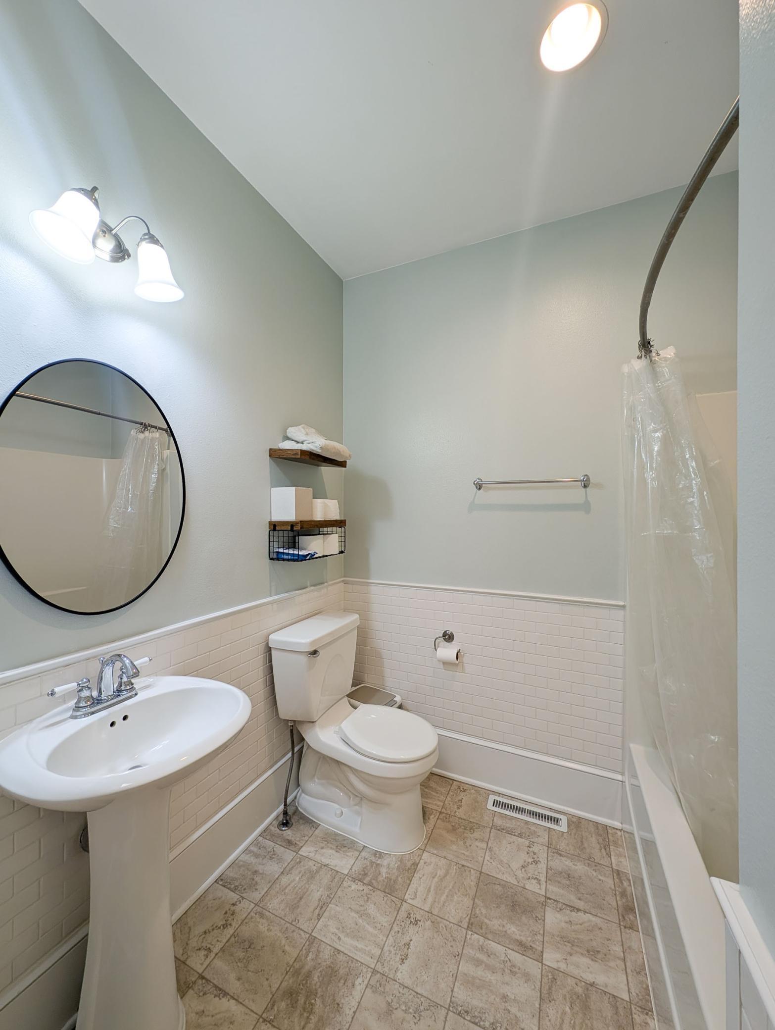 2005 single family home for sale at 210 Hackberry Court in Kindred, ND — 9 bed, 4 bath (photo 40 of 81)