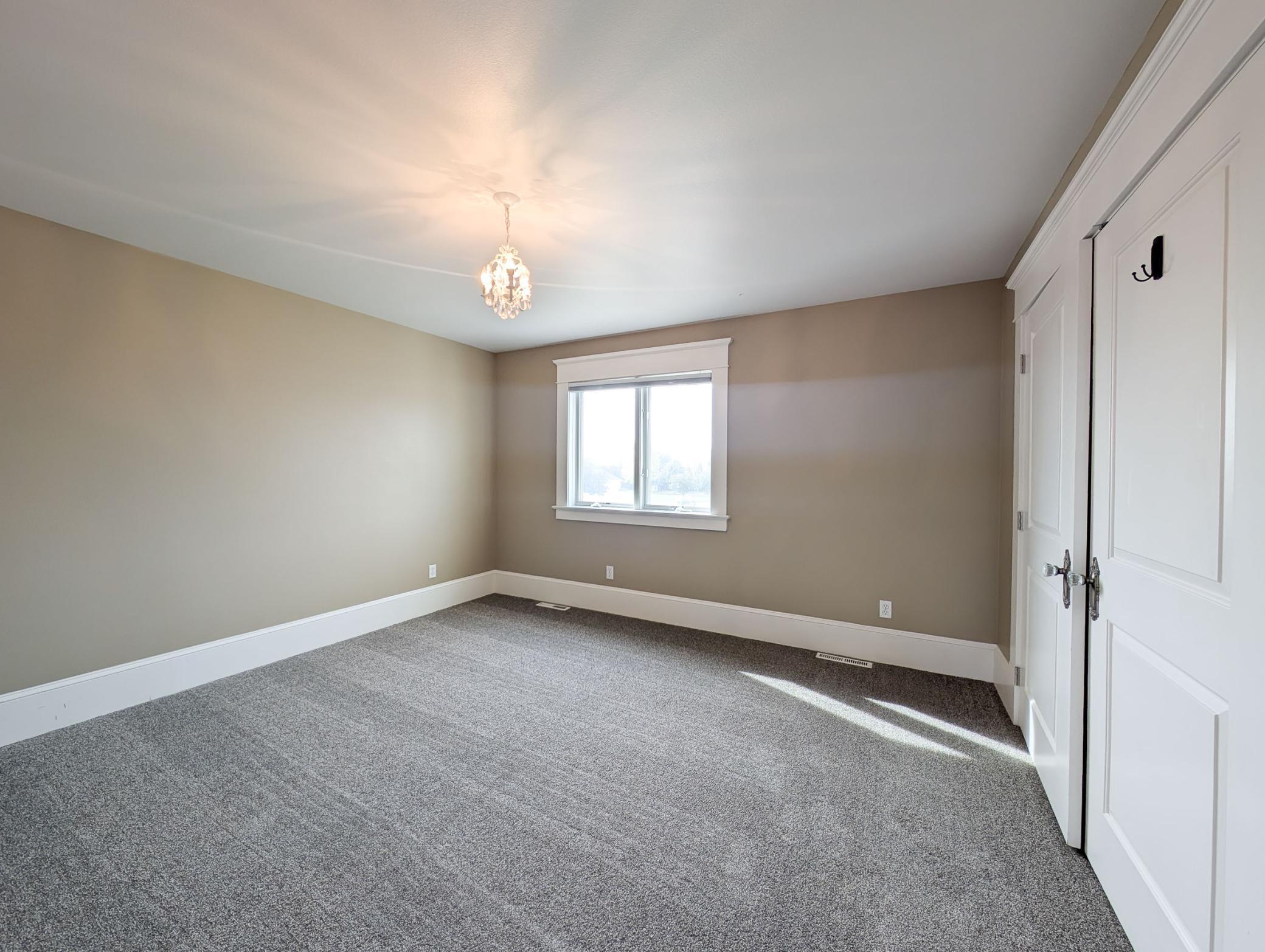 2005 single family home for sale at 210 Hackberry Court in Kindred, ND — 9 bed, 4 bath (photo 47 of 81)