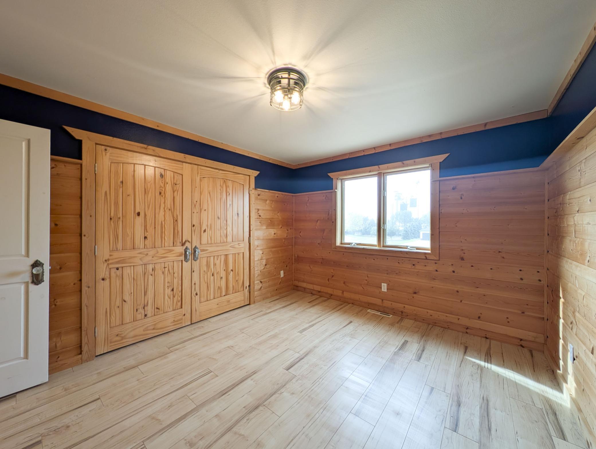 2005 single family home for sale at 210 Hackberry Court in Kindred, ND — 9 bed, 4 bath (photo 51 of 81)