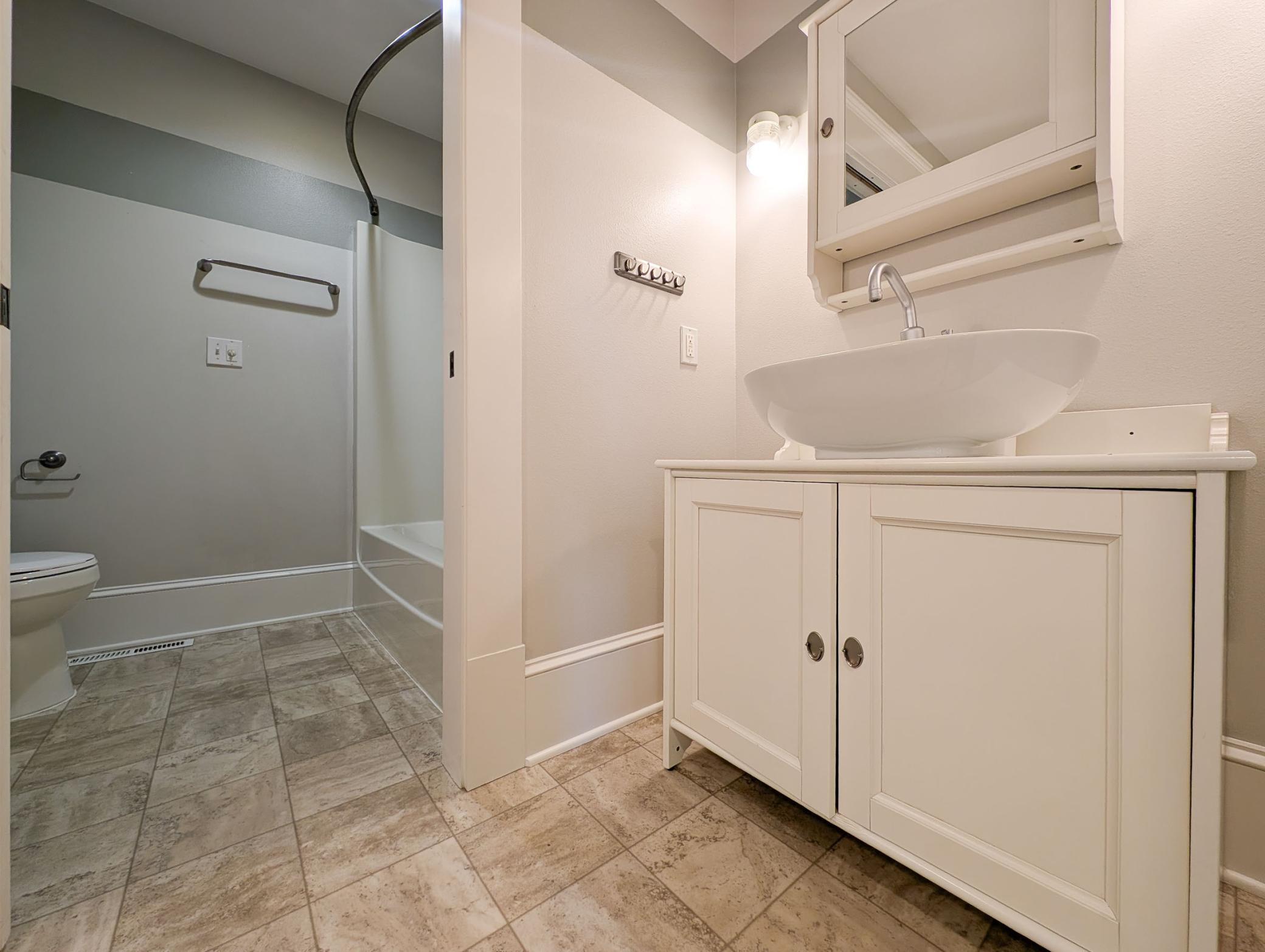 2005 single family home for sale at 210 Hackberry Court in Kindred, ND — 9 bed, 4 bath (photo 57 of 81)