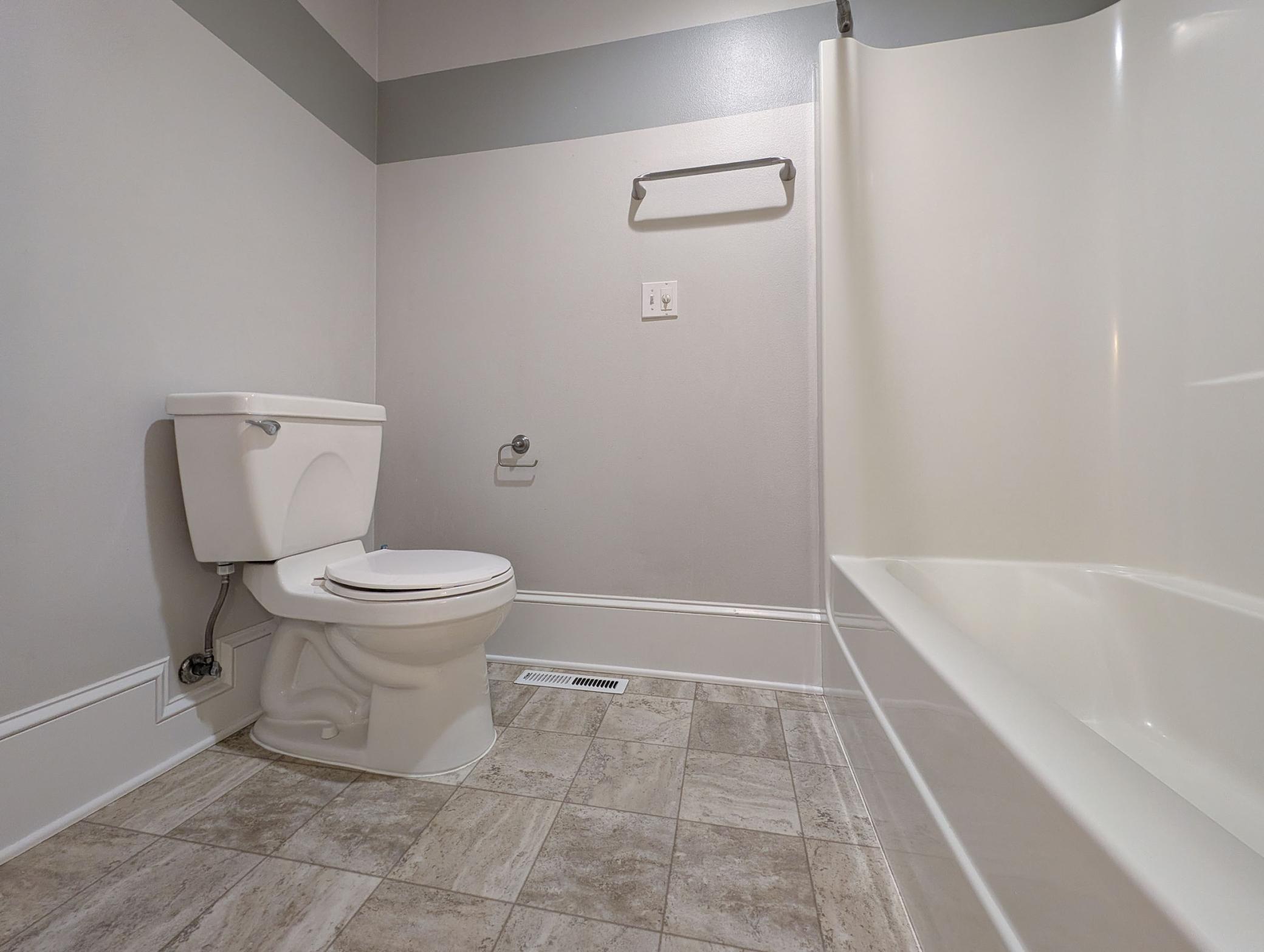 2005 single family home for sale at 210 Hackberry Court in Kindred, ND — 9 bed, 4 bath (photo 59 of 81)