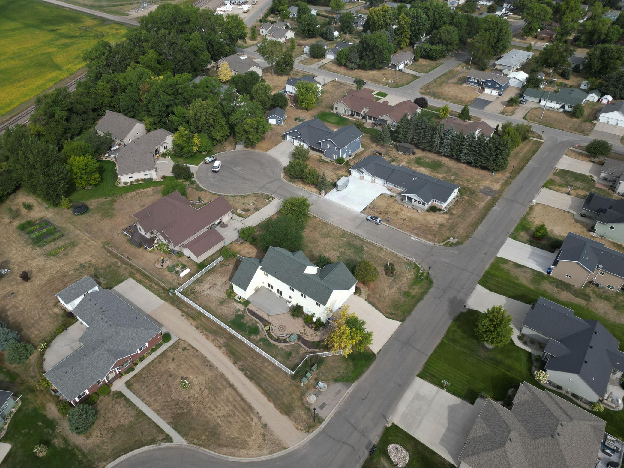 2005 single family home for sale at 210 Hackberry Court in Kindred, ND — 9 bed, 4 bath (photo 81 of 81)