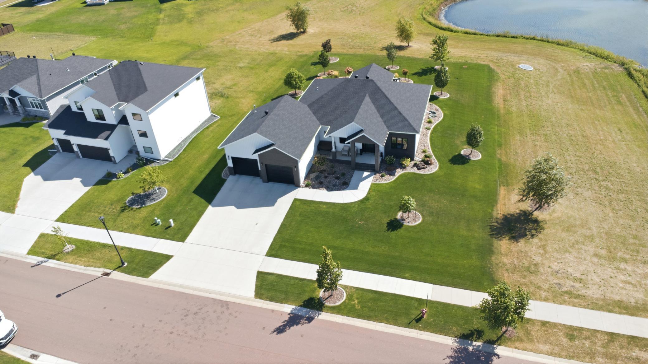 2021 single family home for sale at 3282 47th Avenue S in Fargo, ND — 4 bed, 3 bath (photo 48 of 57)