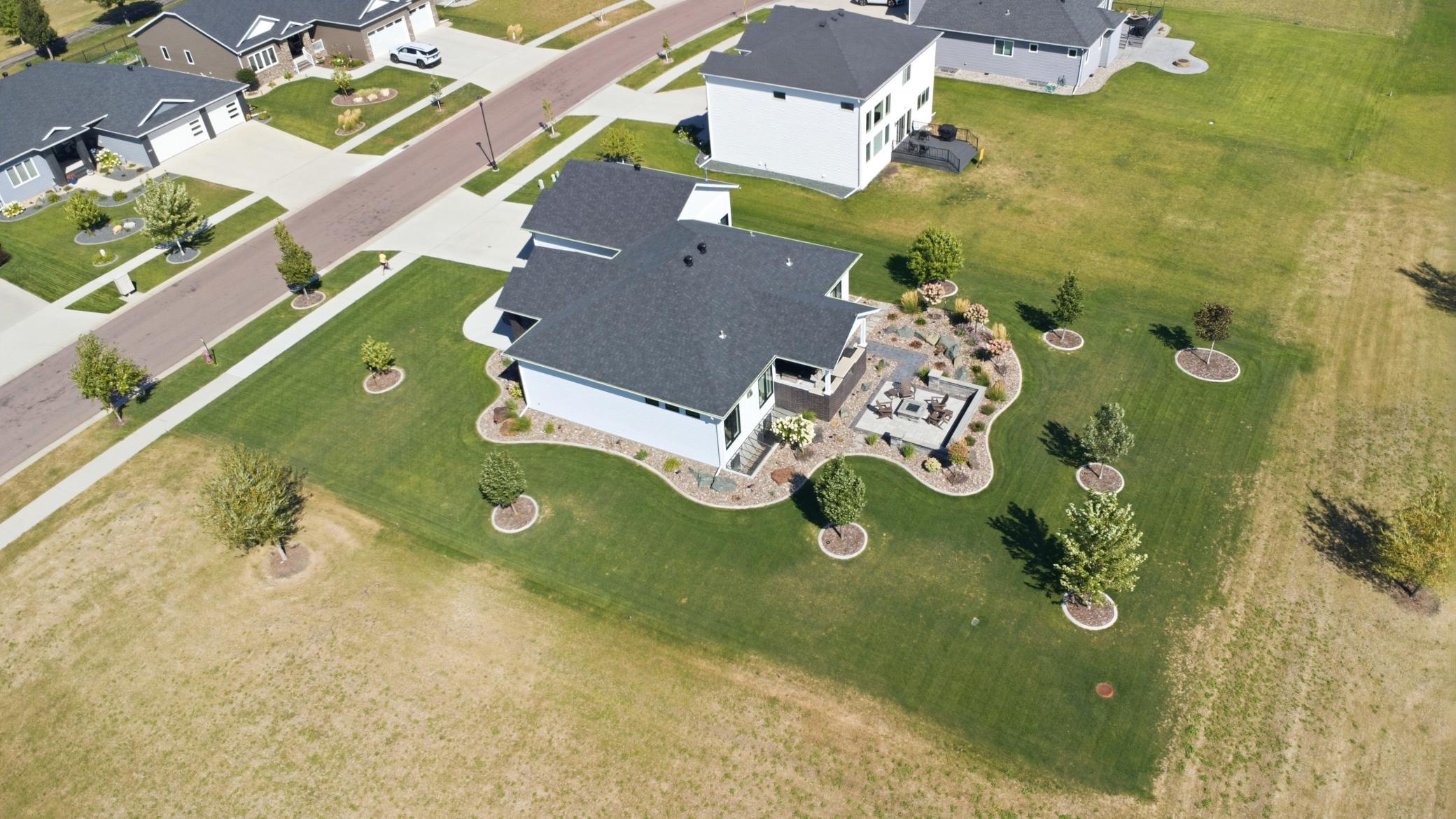 2021 single family home for sale at 3282 47th Avenue S in Fargo, ND — 4 bed, 3 bath (photo 52 of 57)