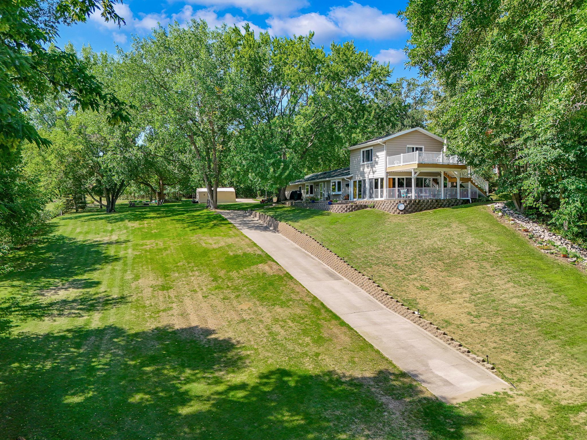 1981 single family home for sale at 46360 Grand View Dr in Perham, MN — 4 bed, 2 bath (photo 2 of 67)