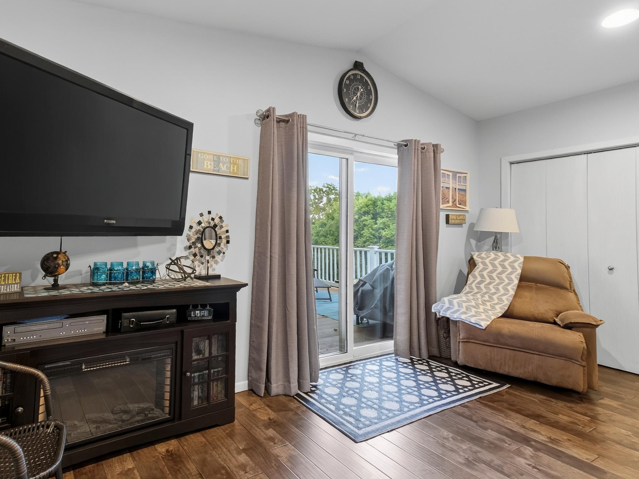 1981 single family home for sale at 46360 Grand View Dr in Perham, MN — 4 bed, 2 bath (photo 18 of 67)