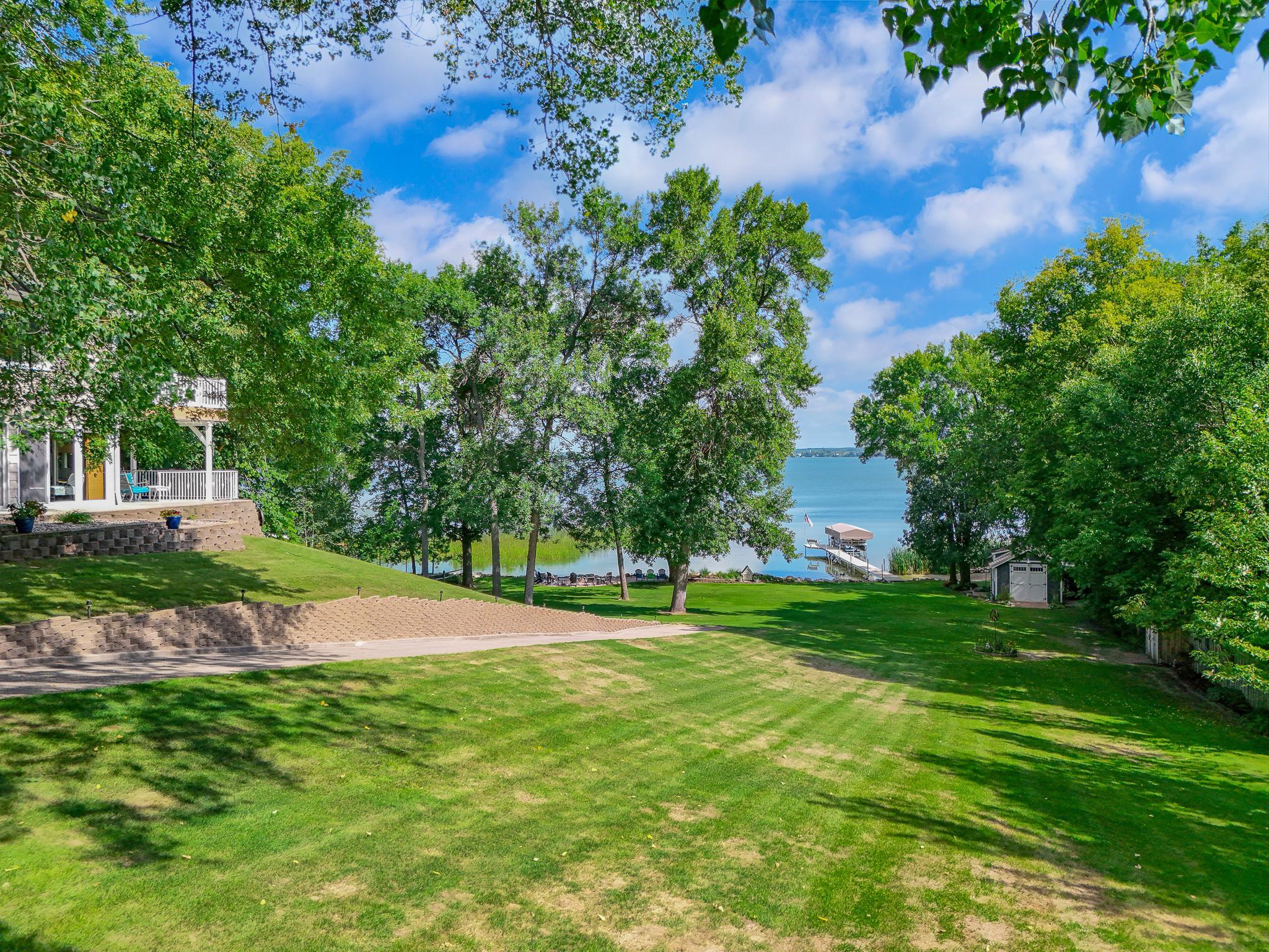 1981 single family home for sale at 46360 Grand View Dr in Perham, MN — 4 bed, 2 bath (photo 3 of 67)